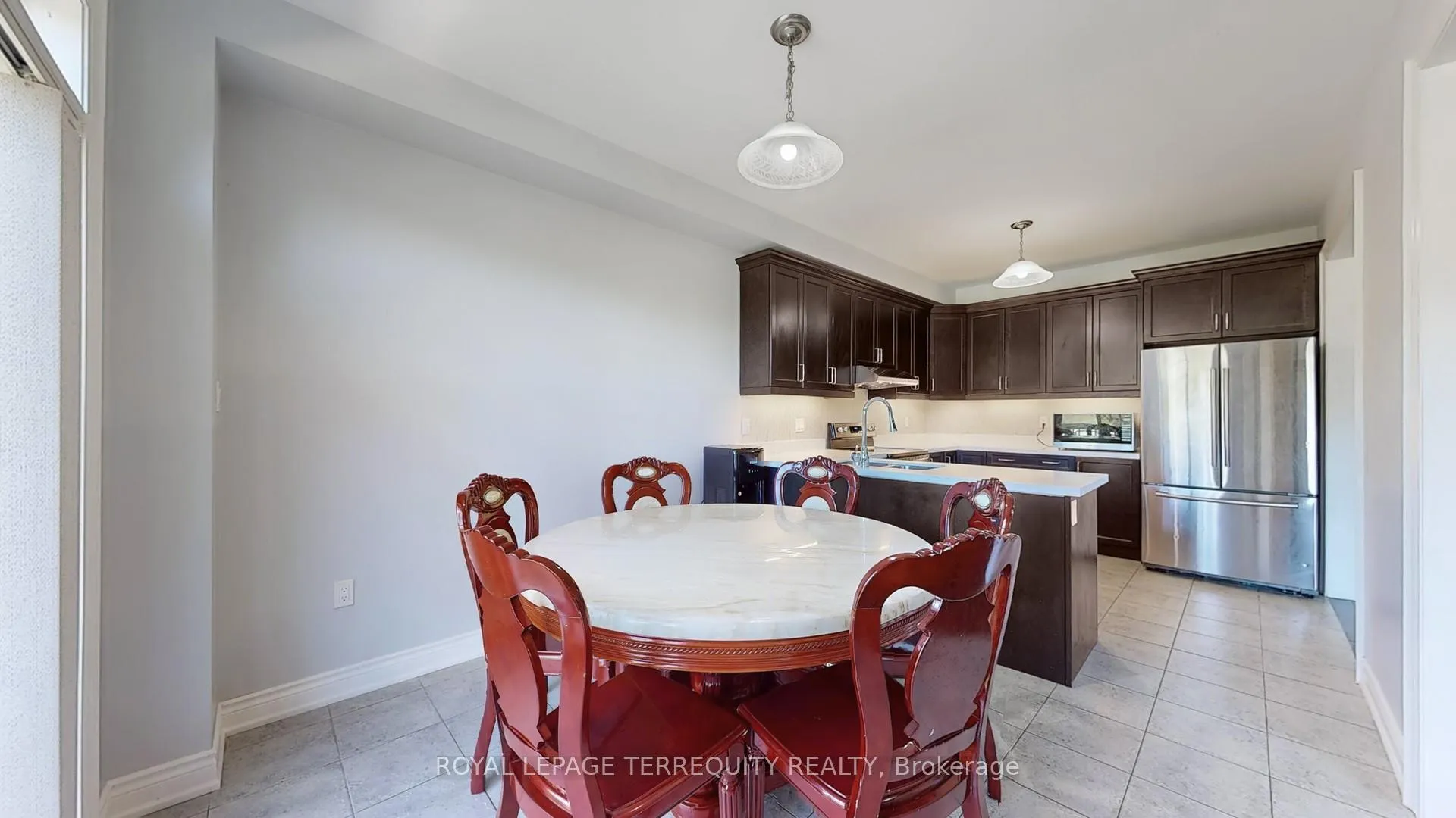 Photo 20 of 28 Richmond Park Drive, Georgina, Keswick North — HOMEH