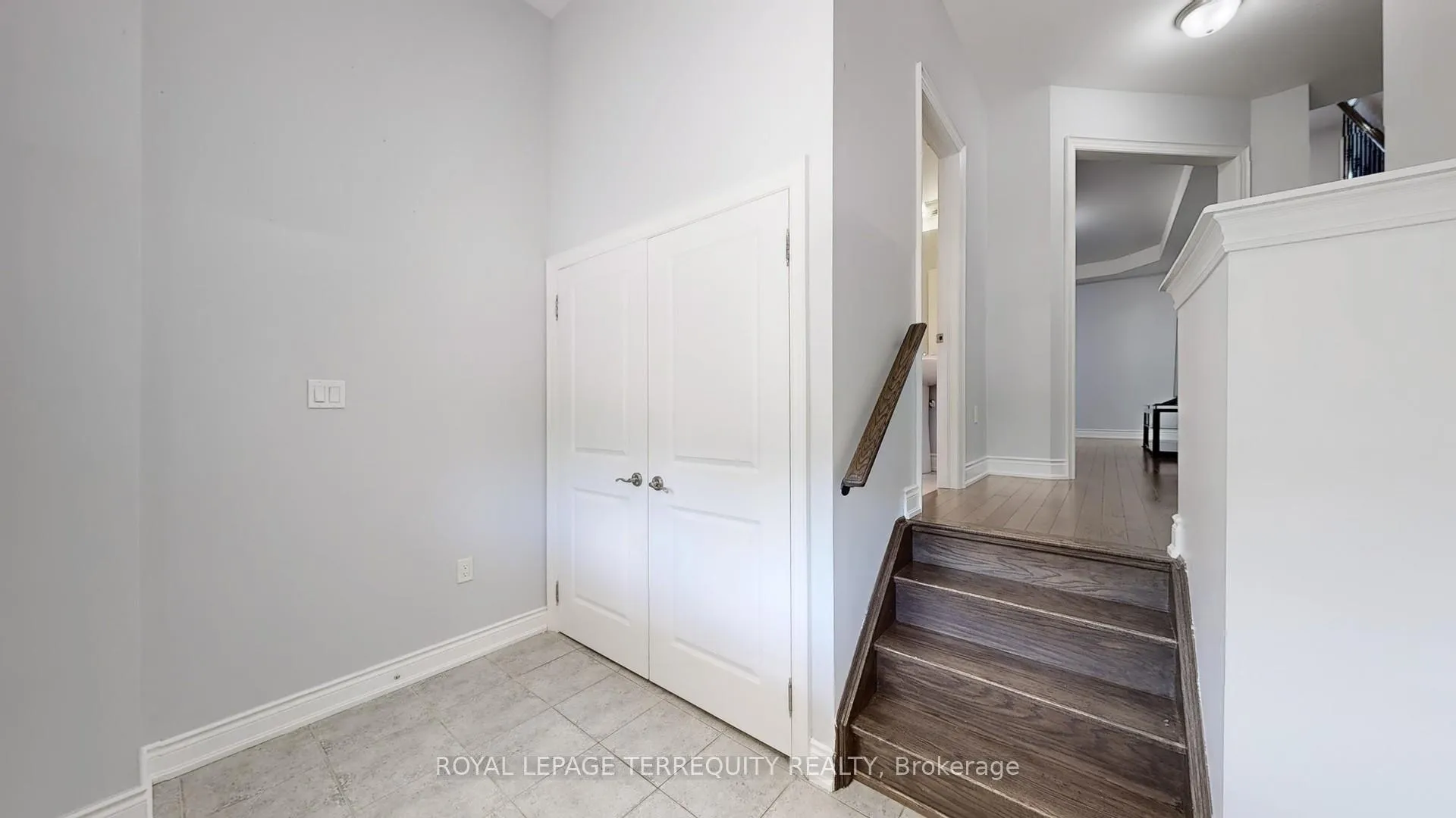 Photo 22 of 28 Richmond Park Drive, Georgina, Keswick North — HOMEH