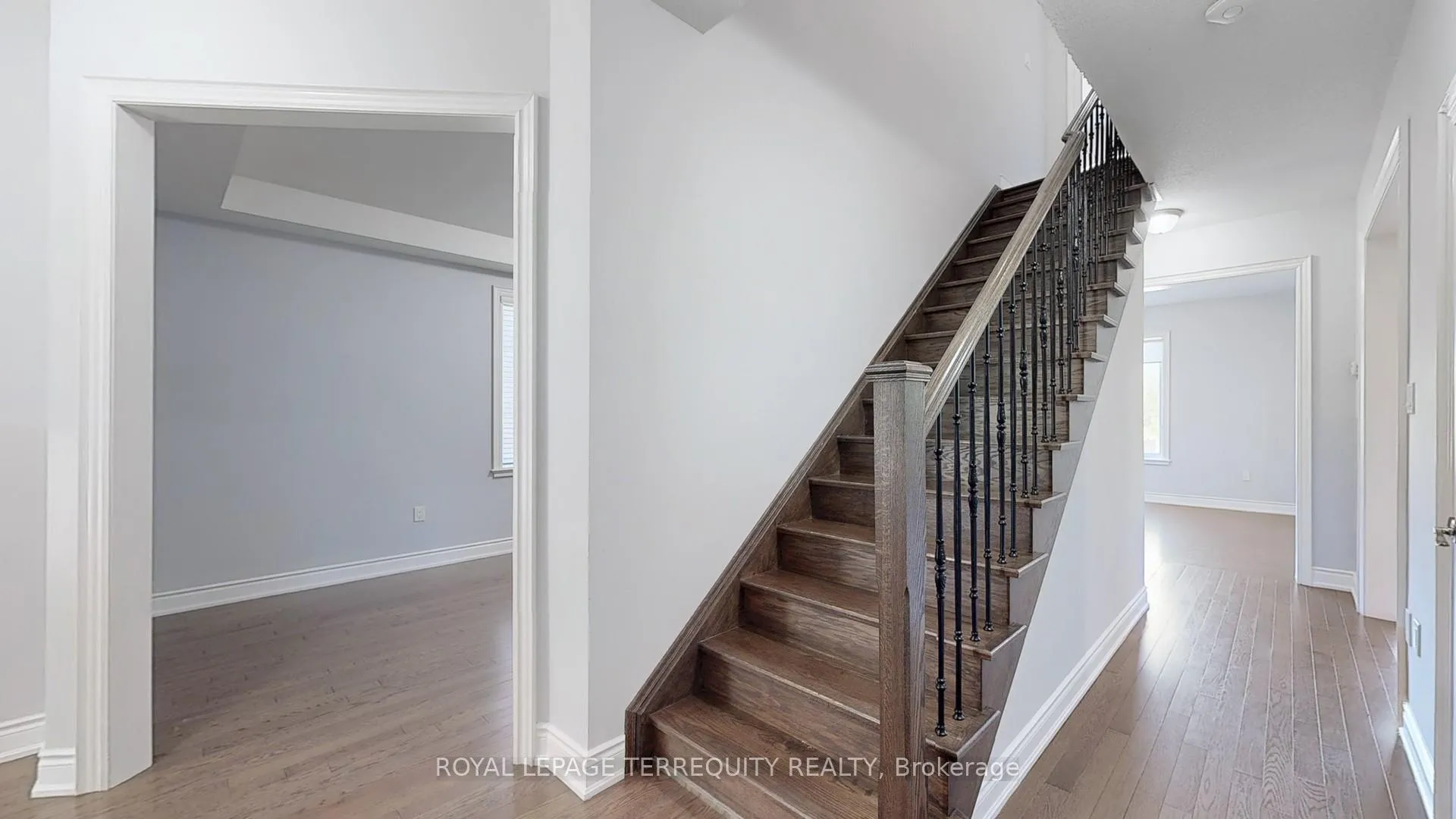 Photo 23 of 28 Richmond Park Drive, Georgina, Keswick North — HOMEH
