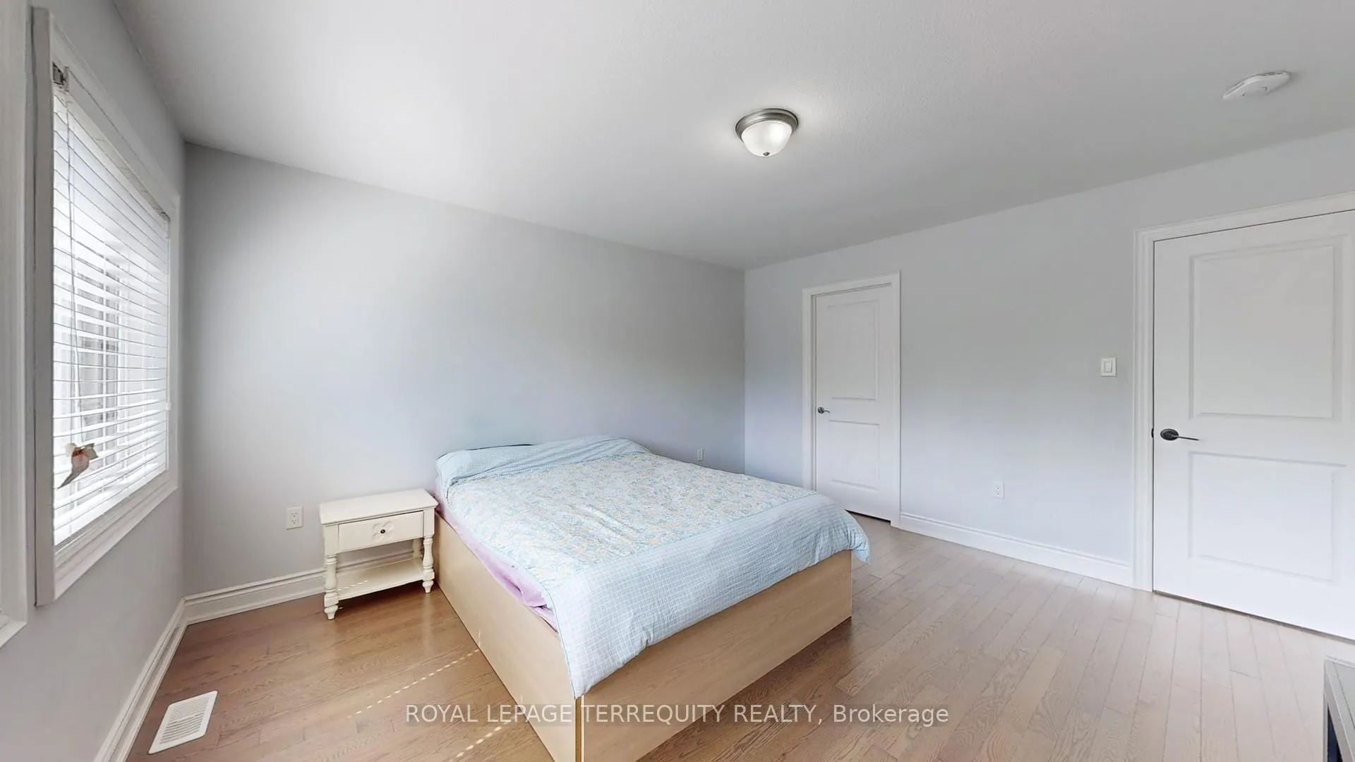 Photo 35 of 28 Richmond Park Drive, Georgina, Keswick North — HOMEH