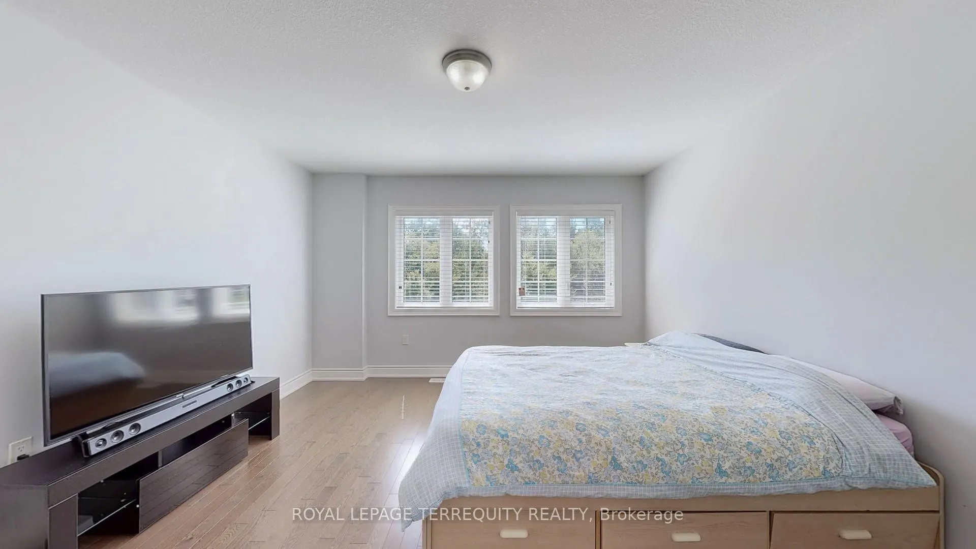 Photo 36 of 28 Richmond Park Drive, Georgina, Keswick North — HOMEH