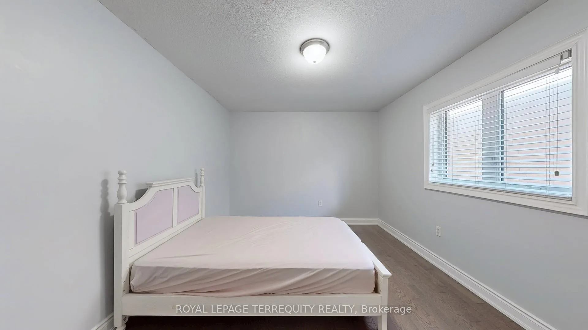 Photo 37 of 28 Richmond Park Drive, Georgina, Keswick North — HOMEH