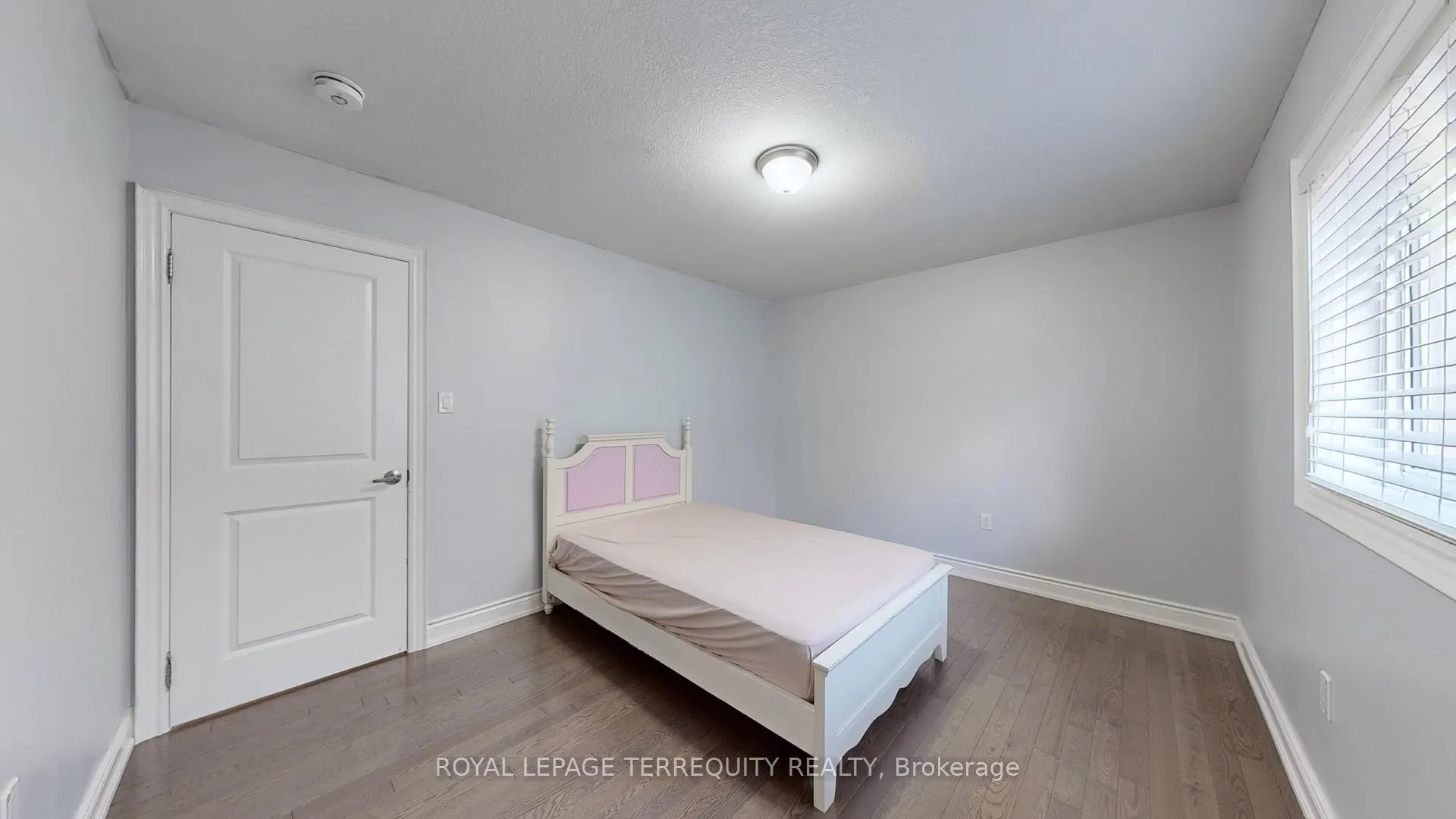 Photo 38 of 28 Richmond Park Drive, Georgina, Keswick North — HOMEH