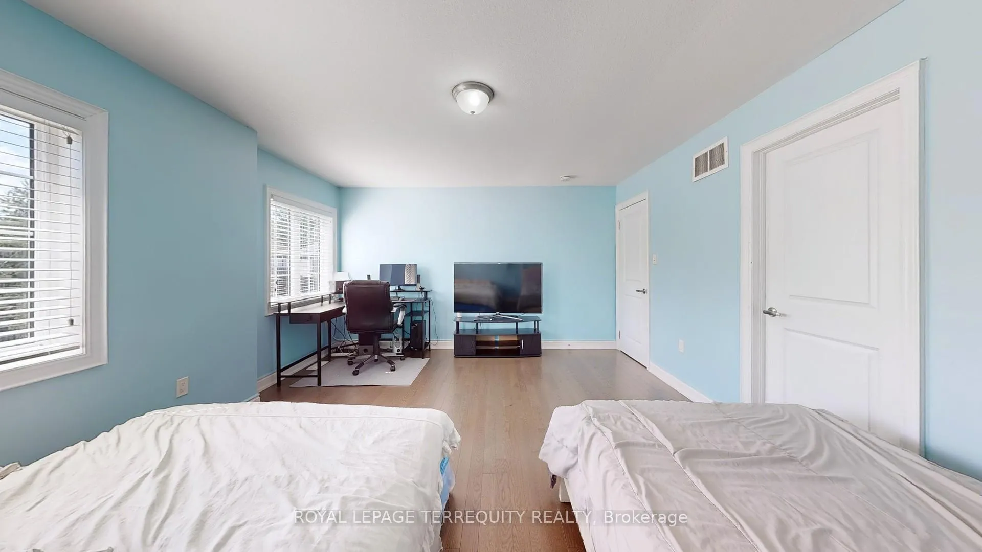 Photo 41 of 28 Richmond Park Drive, Georgina, Keswick North — HOMEH