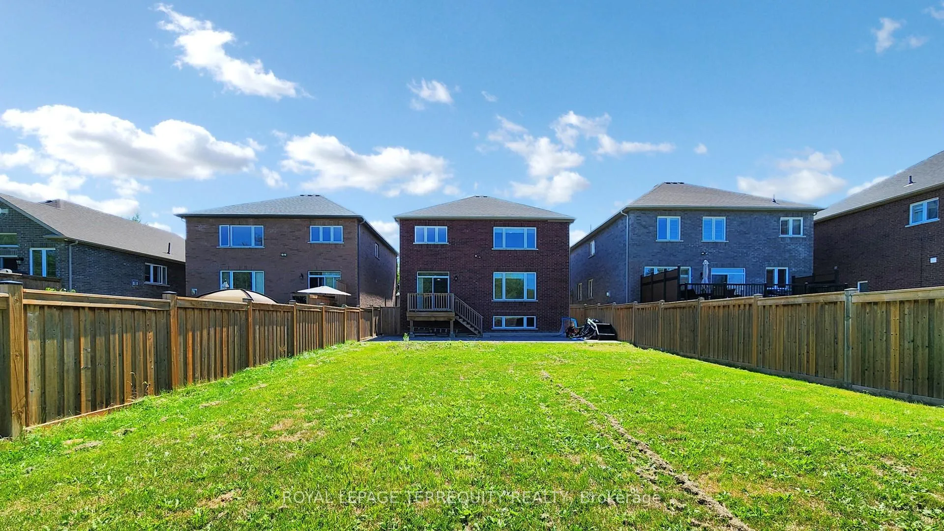Photo 44 of 28 Richmond Park Drive, Georgina, Keswick North — HOMEH
