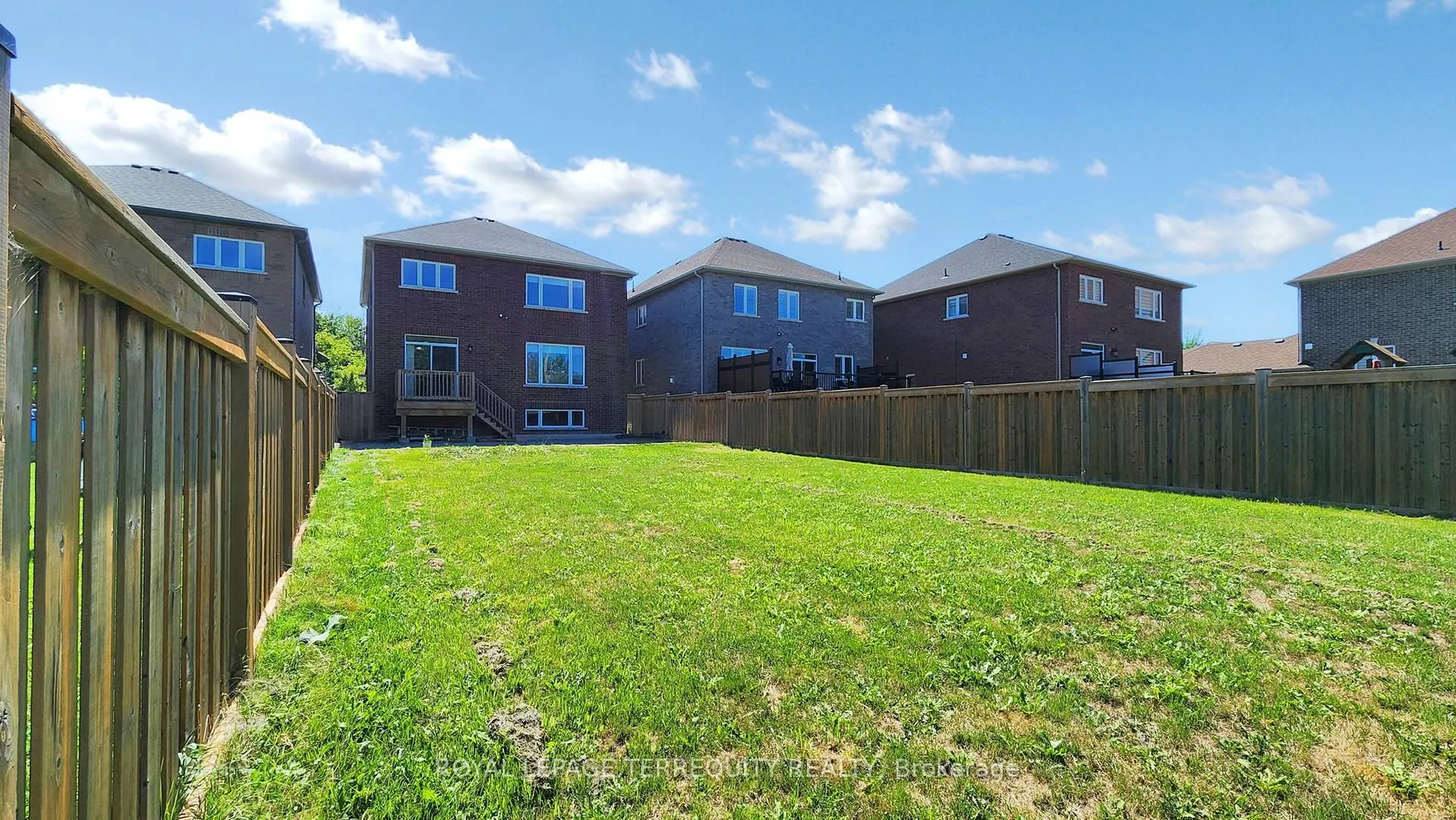 Photo 45 of 28 Richmond Park Drive, Georgina, Keswick North — HOMEH