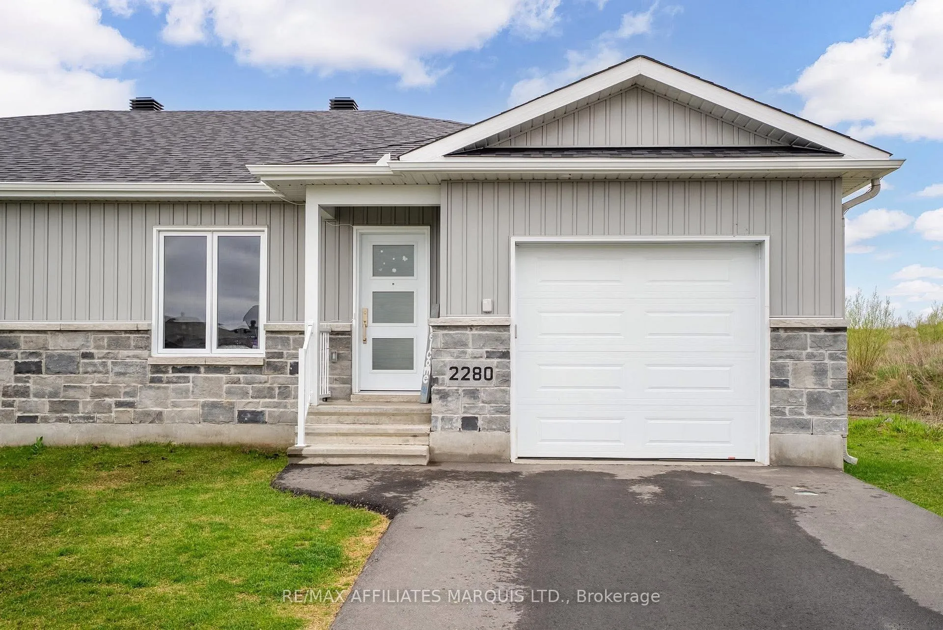Photo 1 of 2280 Crewson Court, Cornwall — HOMEH