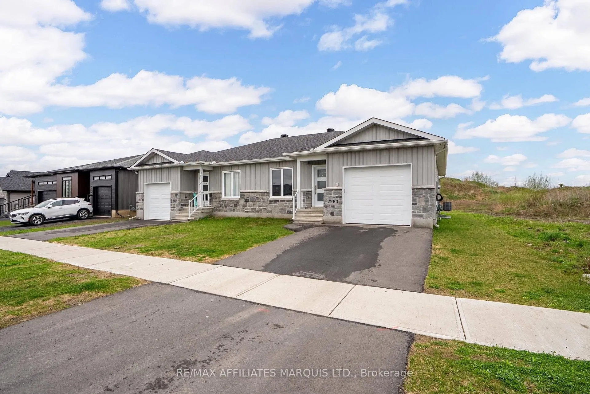 Photo 2 of 2280 Crewson Court, Cornwall — HOMEH