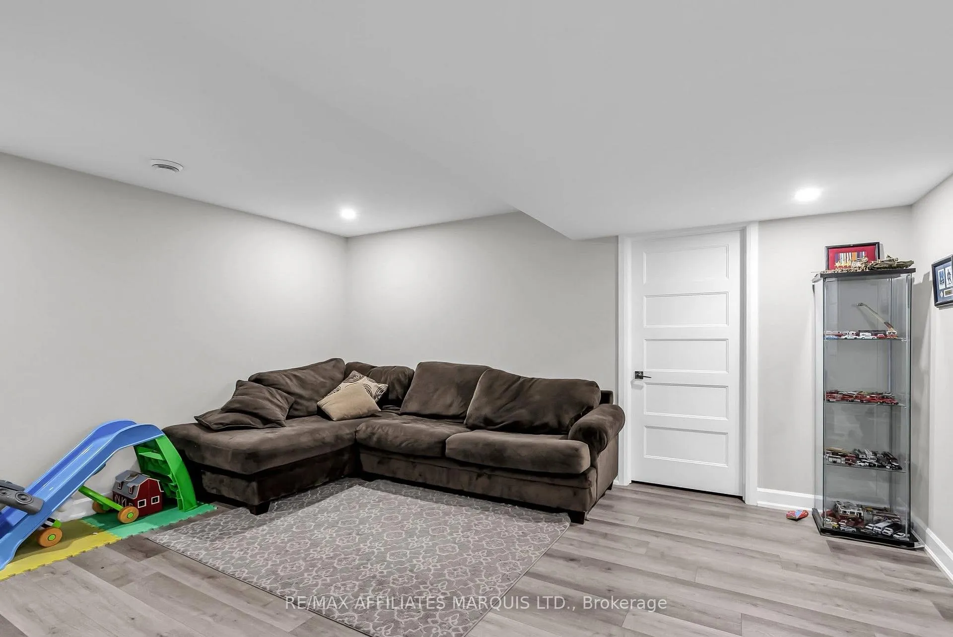 Photo 10 of 2280 Crewson Court, Cornwall — HOMEH