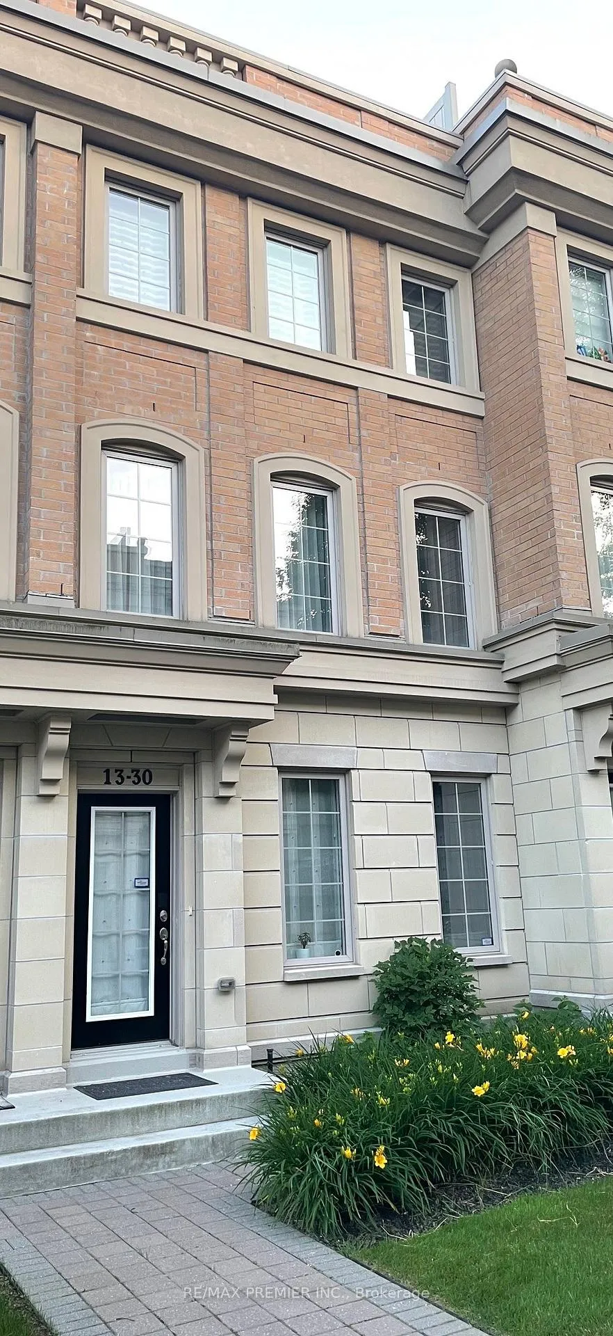 Front of Unit 13, 30 Hargrave Lane
