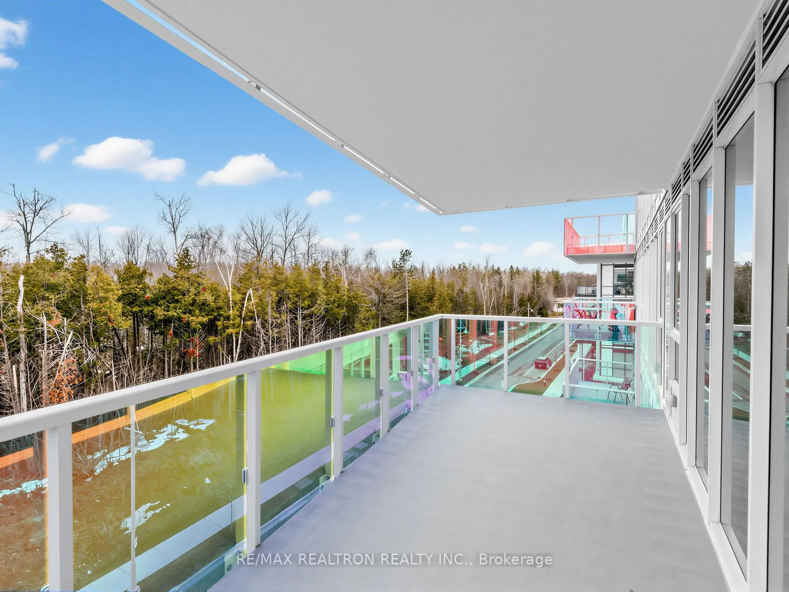 Front of Unit 515, 333 Sunseeker Avenue