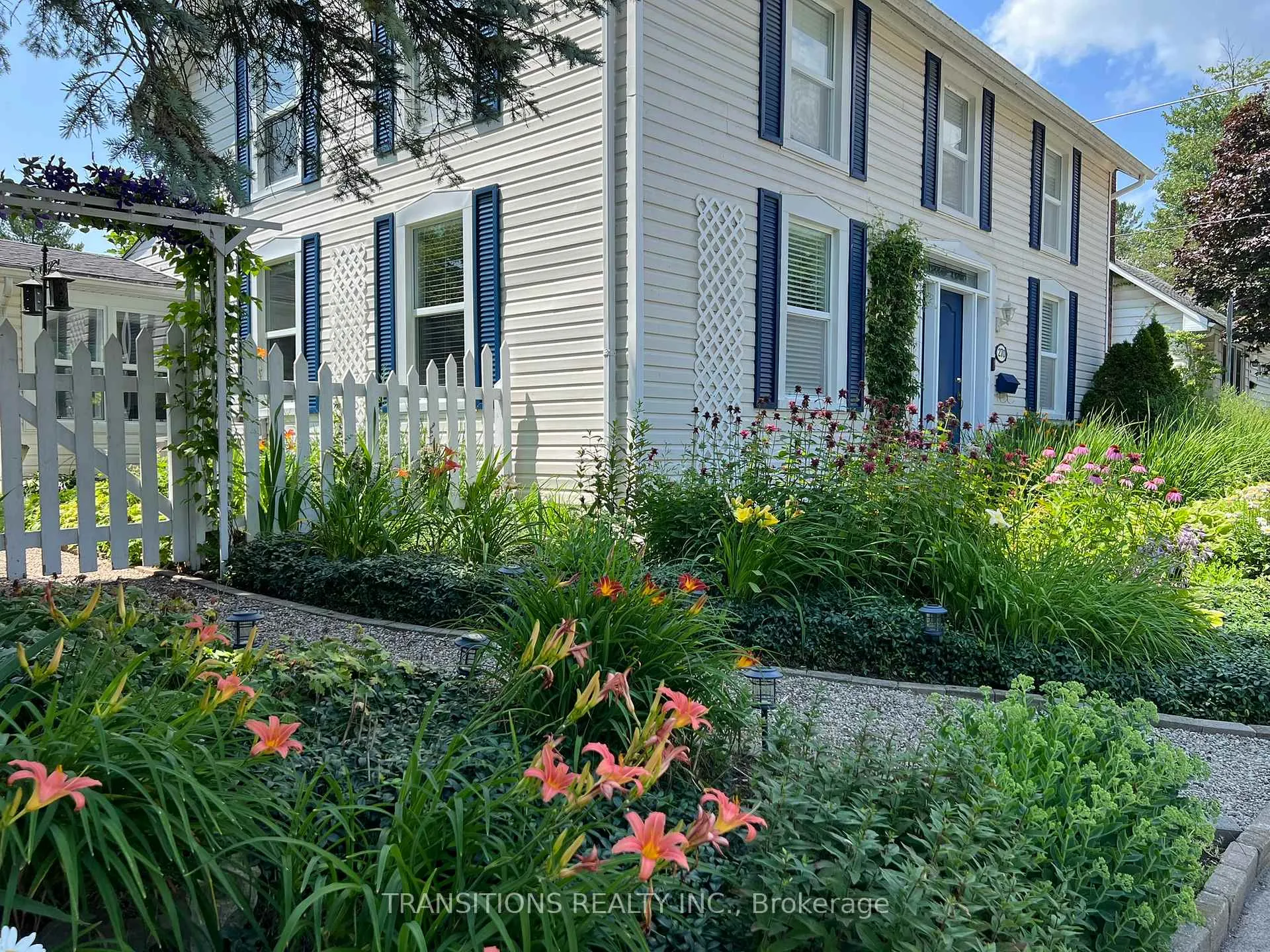 Photo 2 of 270 Charles Street S, Gananoque — HOMEH