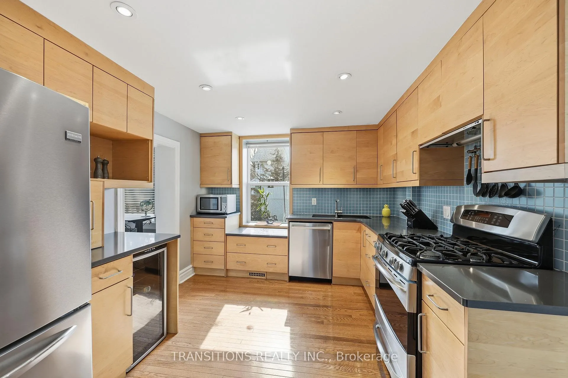 Photo 5 of 270 Charles Street S, Gananoque — HOMEH