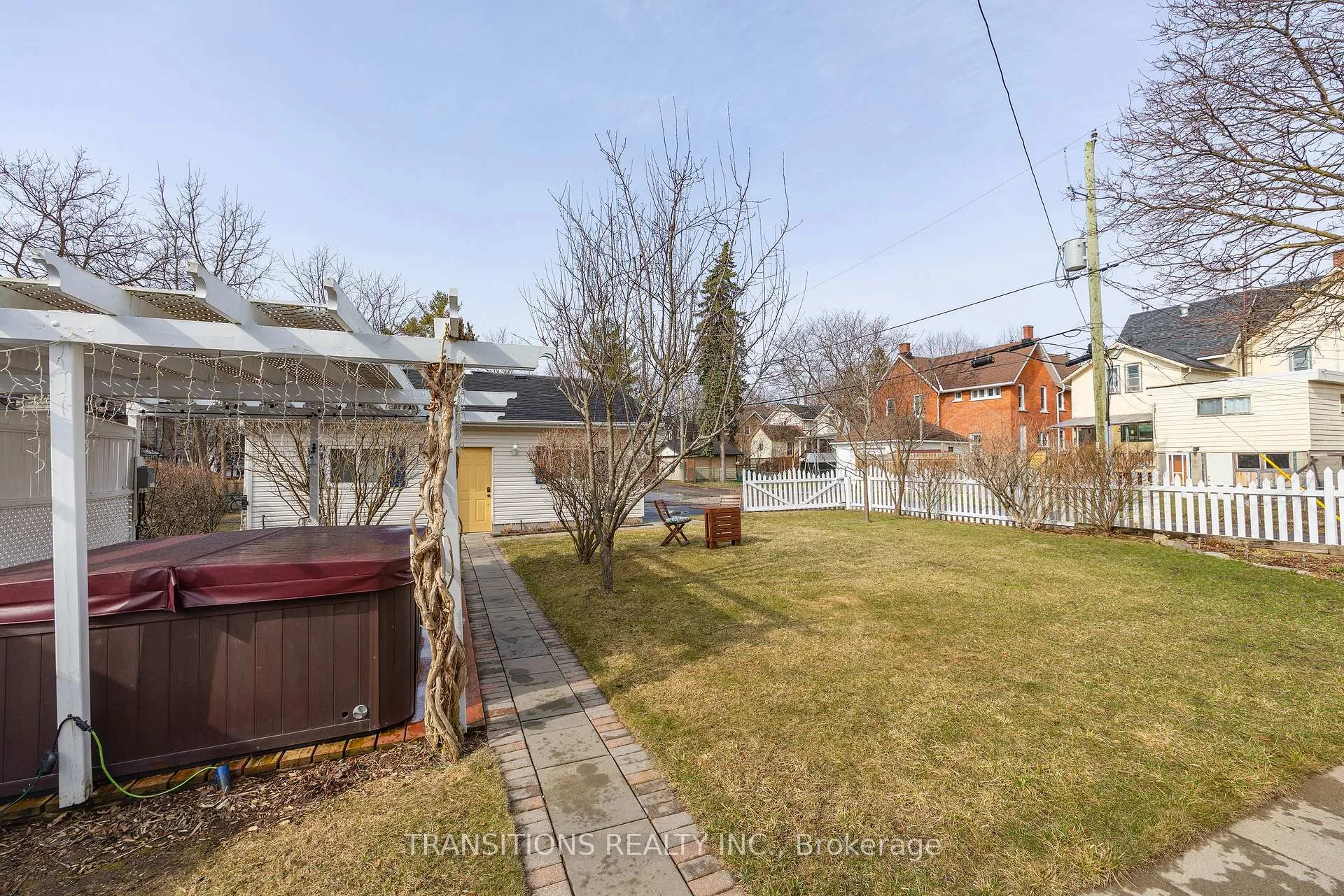 Photo 39 of 270 Charles Street S, Gananoque — HOMEH