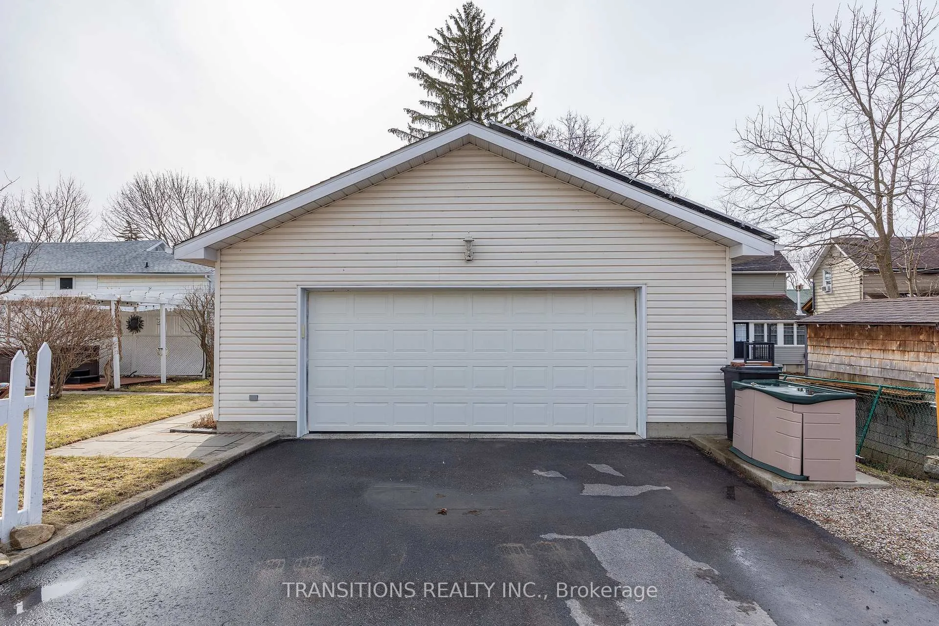 Photo 40 of 270 Charles Street S, Gananoque — HOMEH