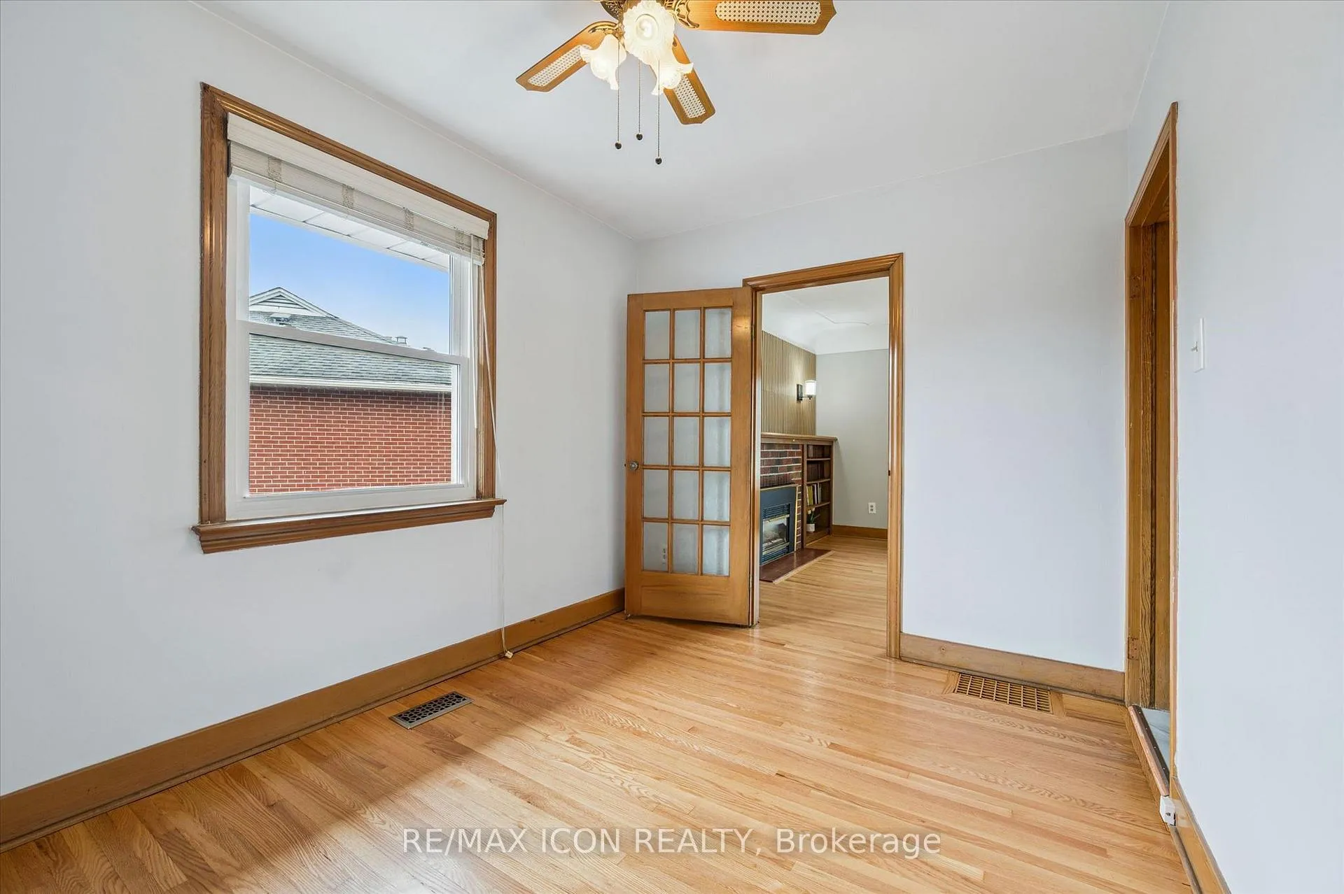 Photo 11 of 543 Philip Crescent, Waterloo — HOMEH