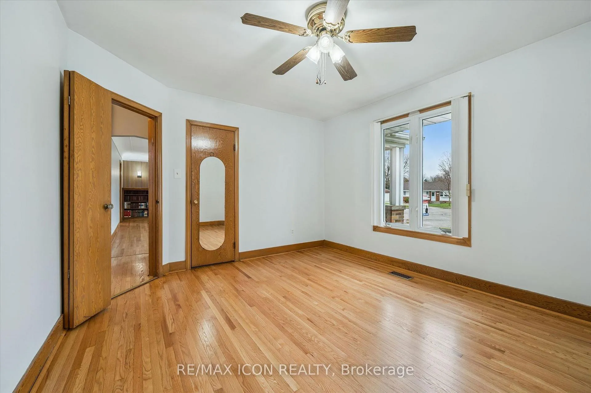 Photo 18 of 543 Philip Crescent, Waterloo — HOMEH