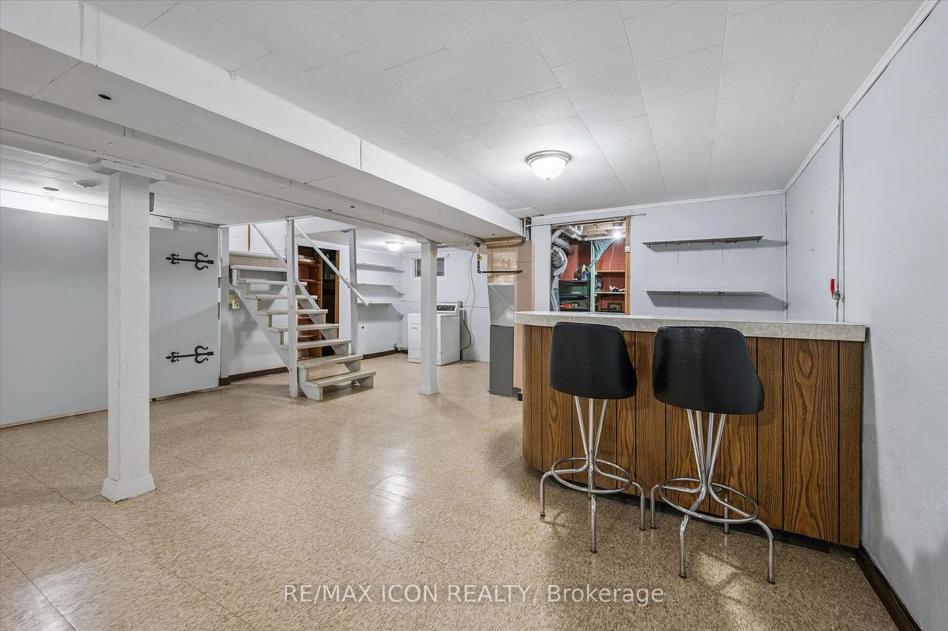 Photo 27 of 543 Philip Crescent, Waterloo — HOMEH
