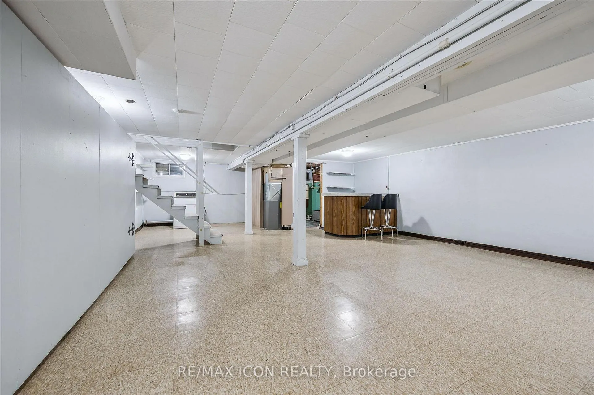 Photo 29 of 543 Philip Crescent, Waterloo — HOMEH