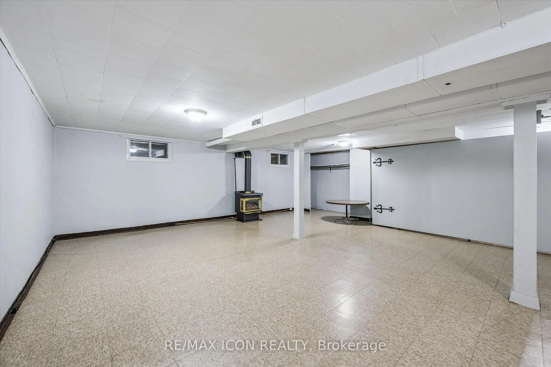 Photo 31 of 543 Philip Crescent, Waterloo — HOMEH