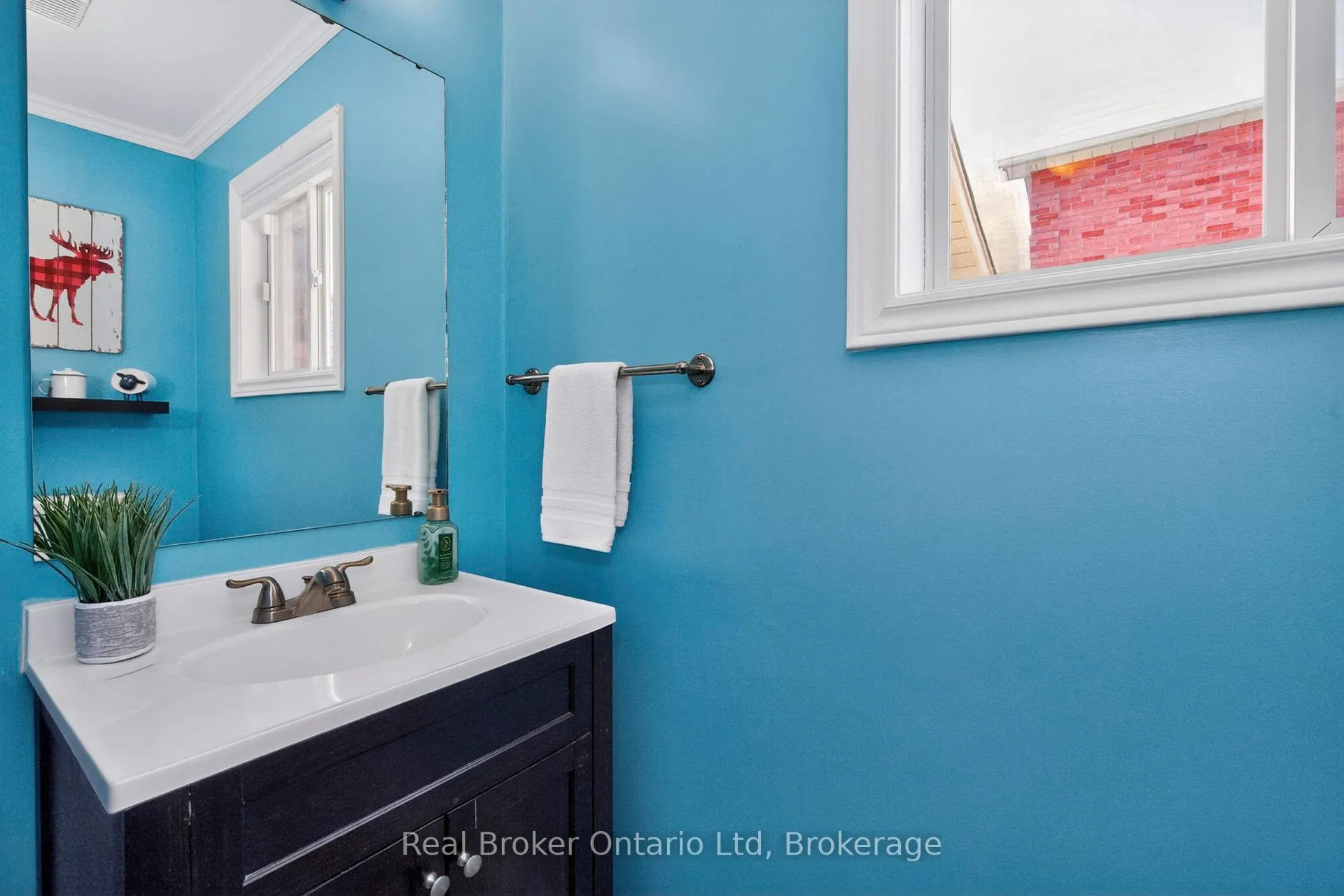 Photo 9 of 1060 Dina Crescent, Midland — HOMEH
