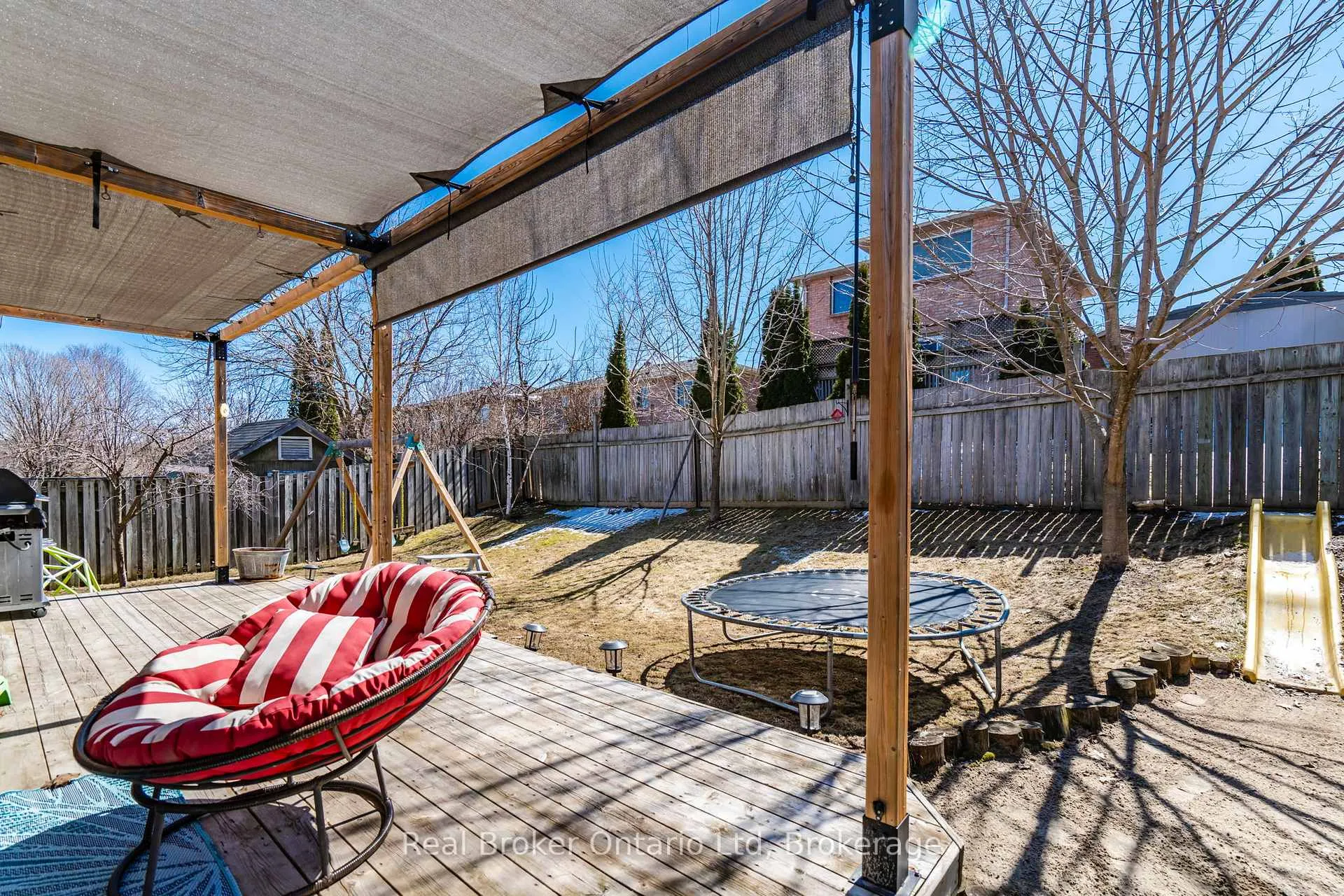 Photo 20 of 1060 Dina Crescent, Midland — HOMEH