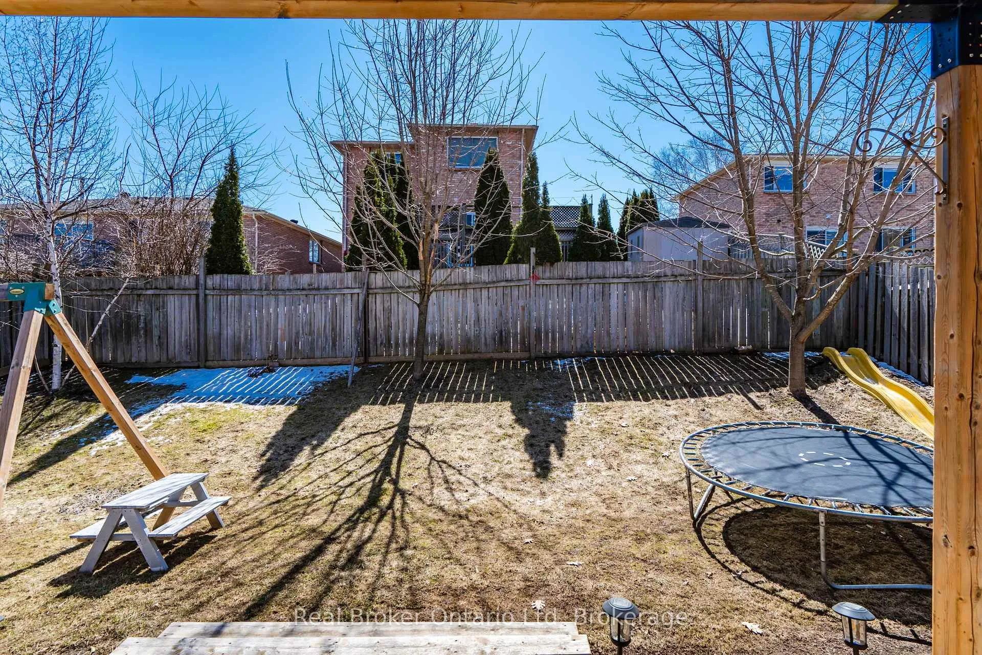 Photo 22 of 1060 Dina Crescent, Midland — HOMEH