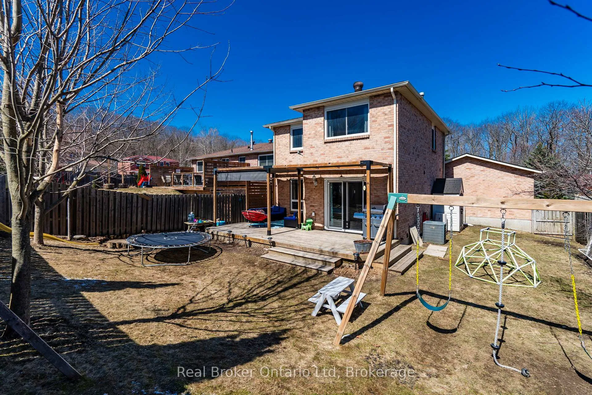 Photo 23 of 1060 Dina Crescent, Midland — HOMEH