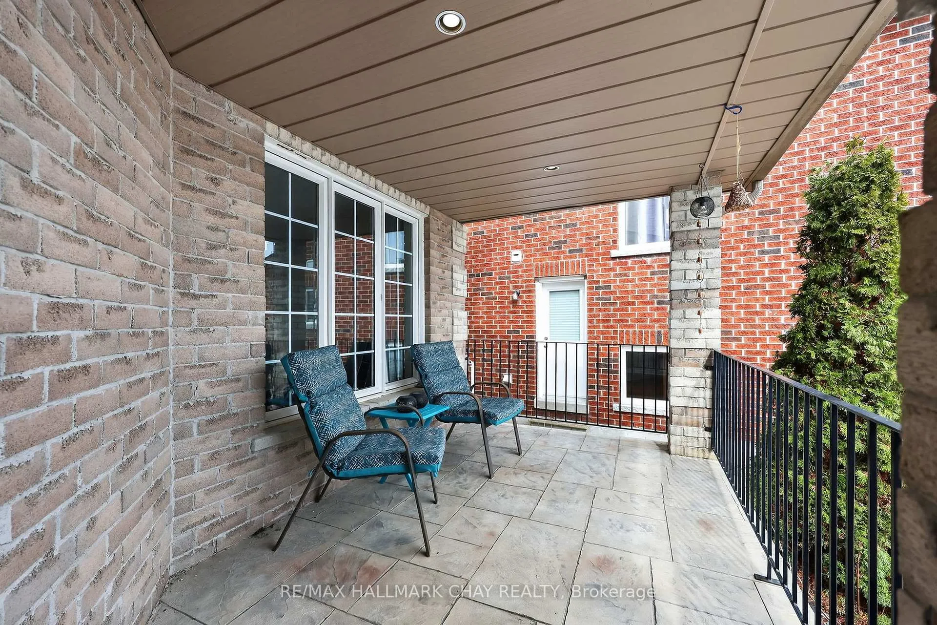 Photo 4 of 44 Sherwood Court, Barrie, Northwest — HOMEH