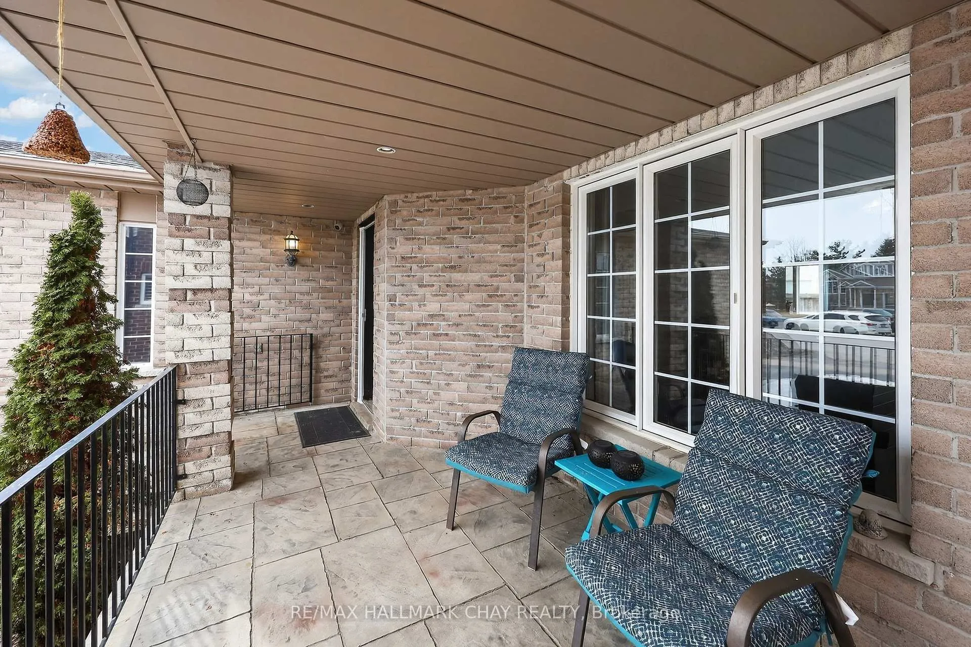 Photo 5 of 44 Sherwood Court, Barrie, Northwest — HOMEH
