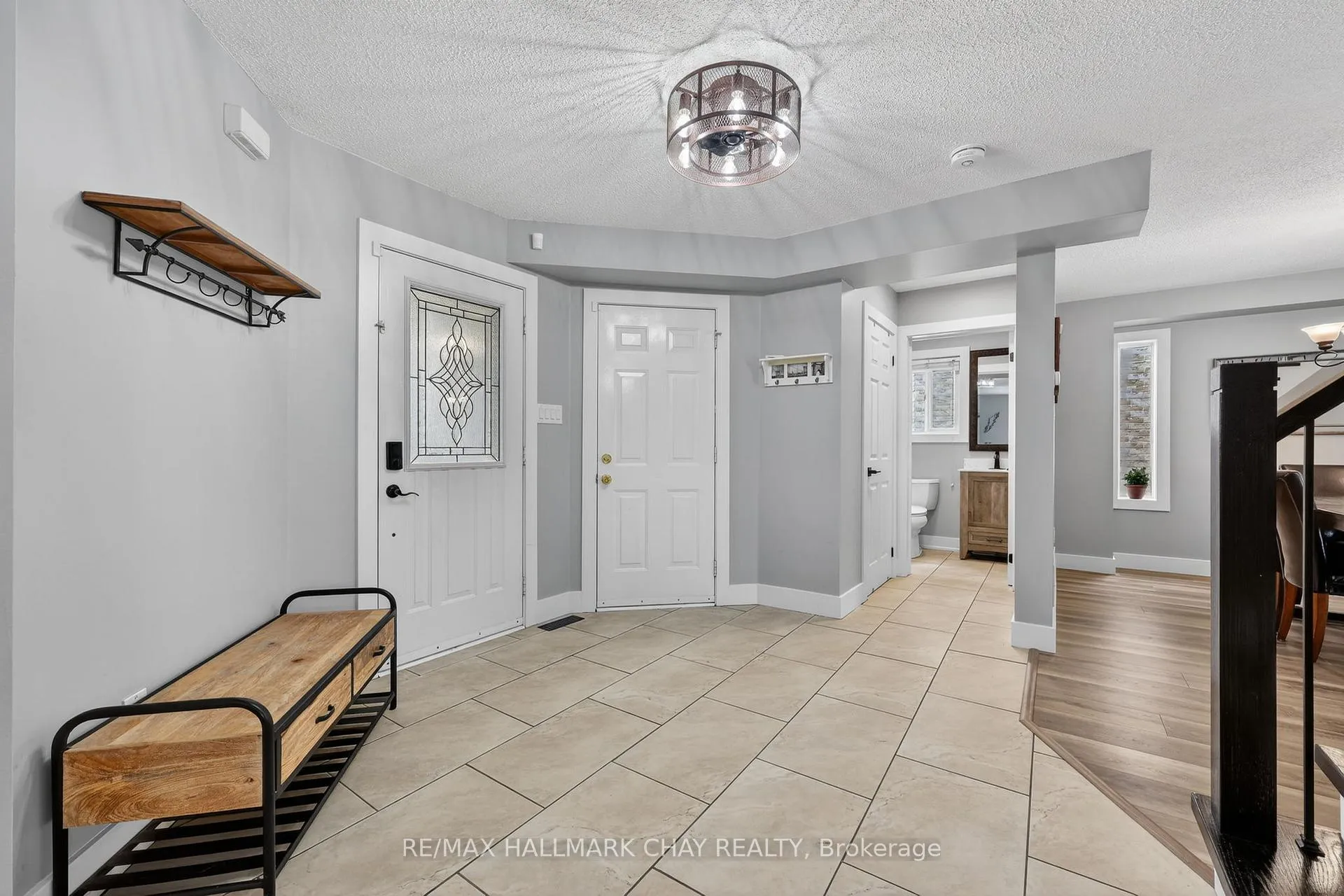Photo 7 of 44 Sherwood Court, Barrie, Northwest — HOMEH