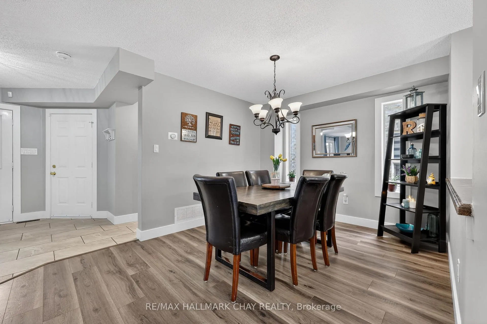 Photo 14 of 44 Sherwood Court, Barrie, Northwest — HOMEH