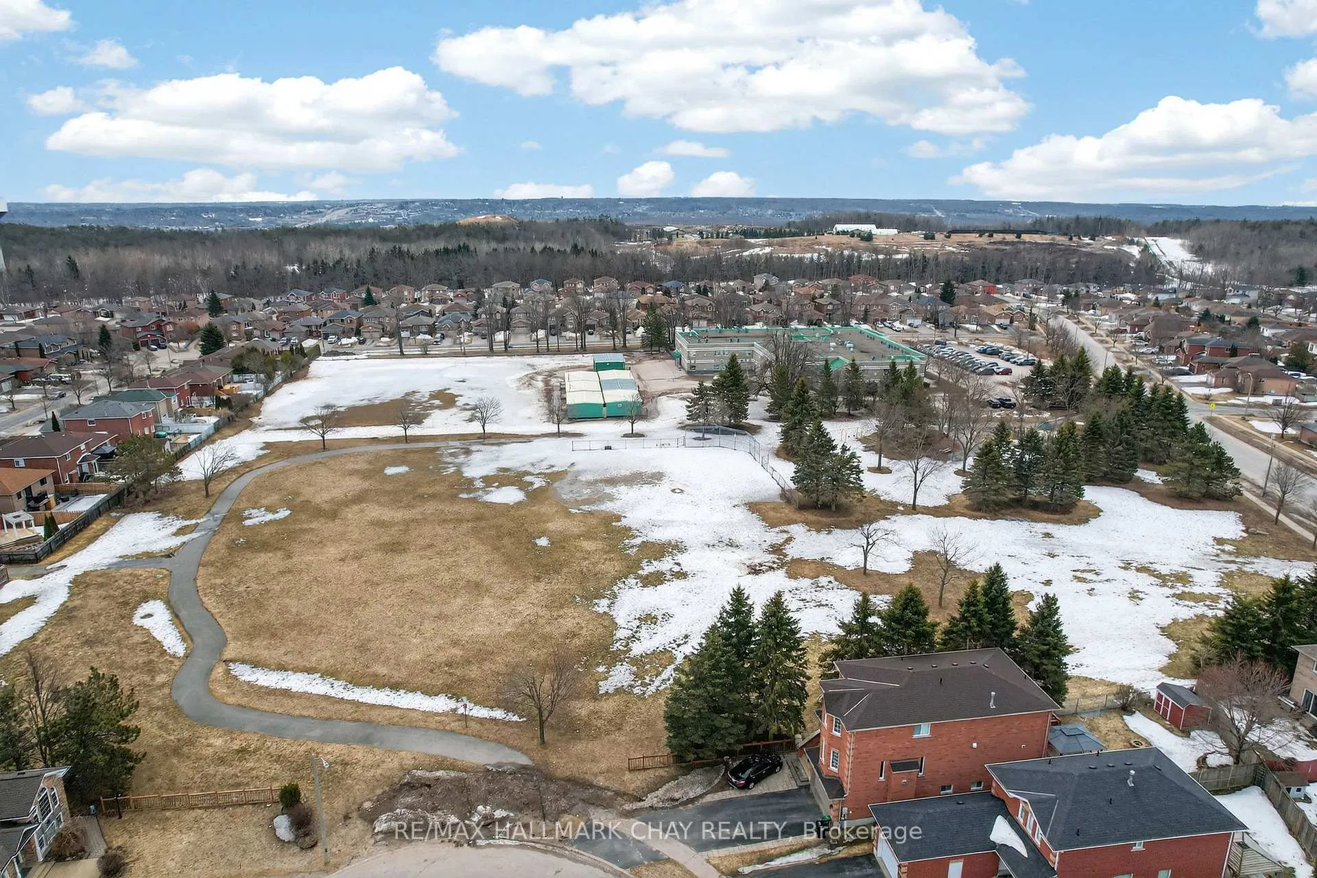 Photo 48 of 44 Sherwood Court, Barrie, Northwest — HOMEH