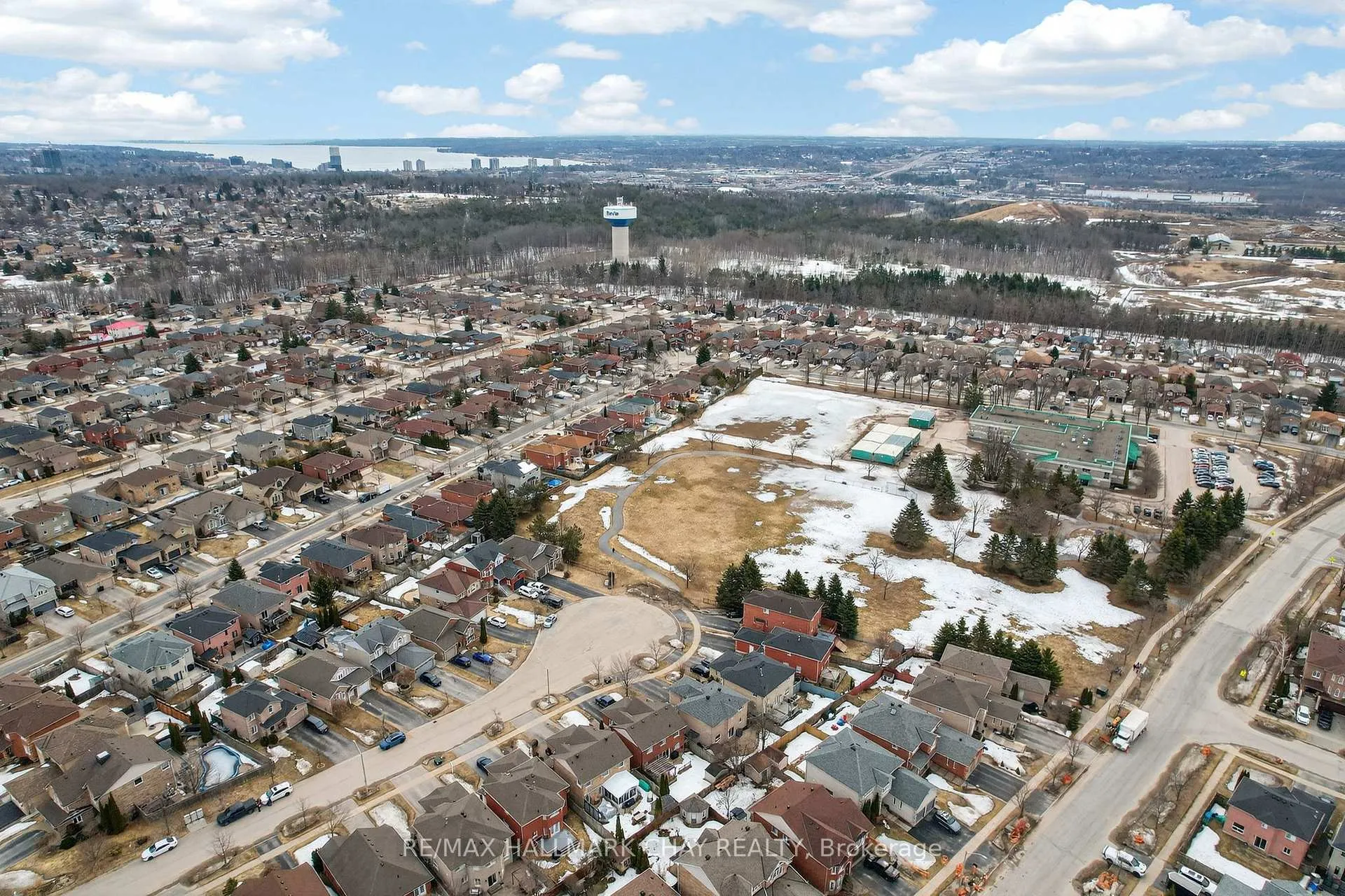 Photo 49 of 44 Sherwood Court, Barrie, Northwest — HOMEH