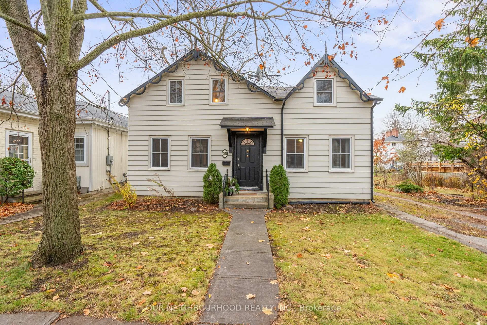 Front of 251 Henry Street