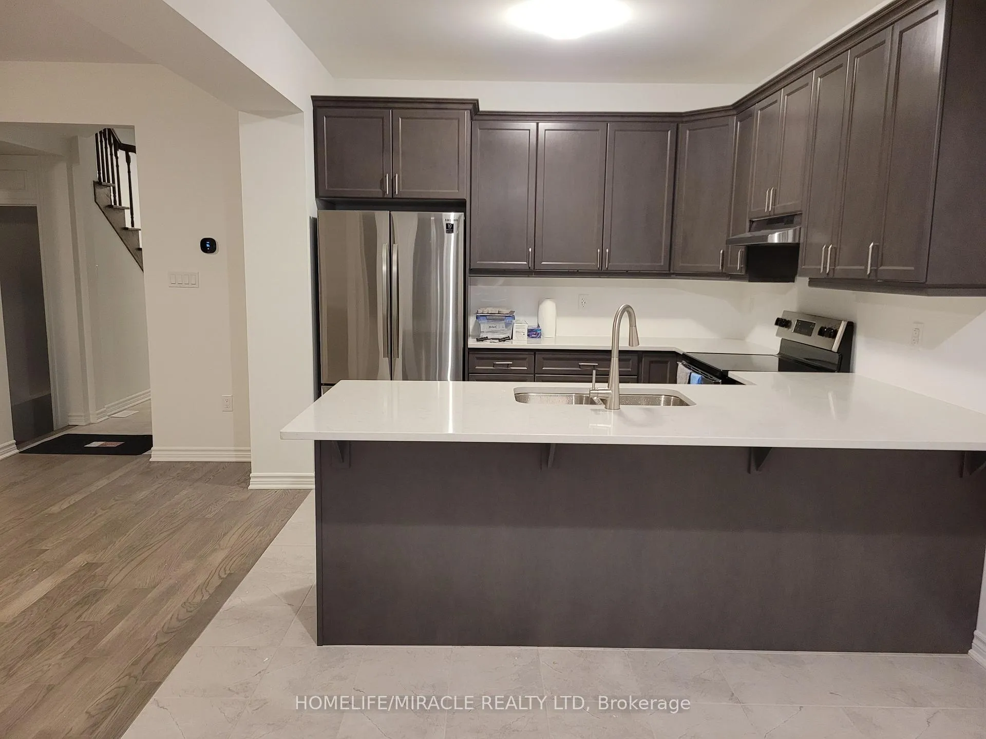 Photo 3 of 954 Chestnut Heights, Milton, Cobban — HOMEH
