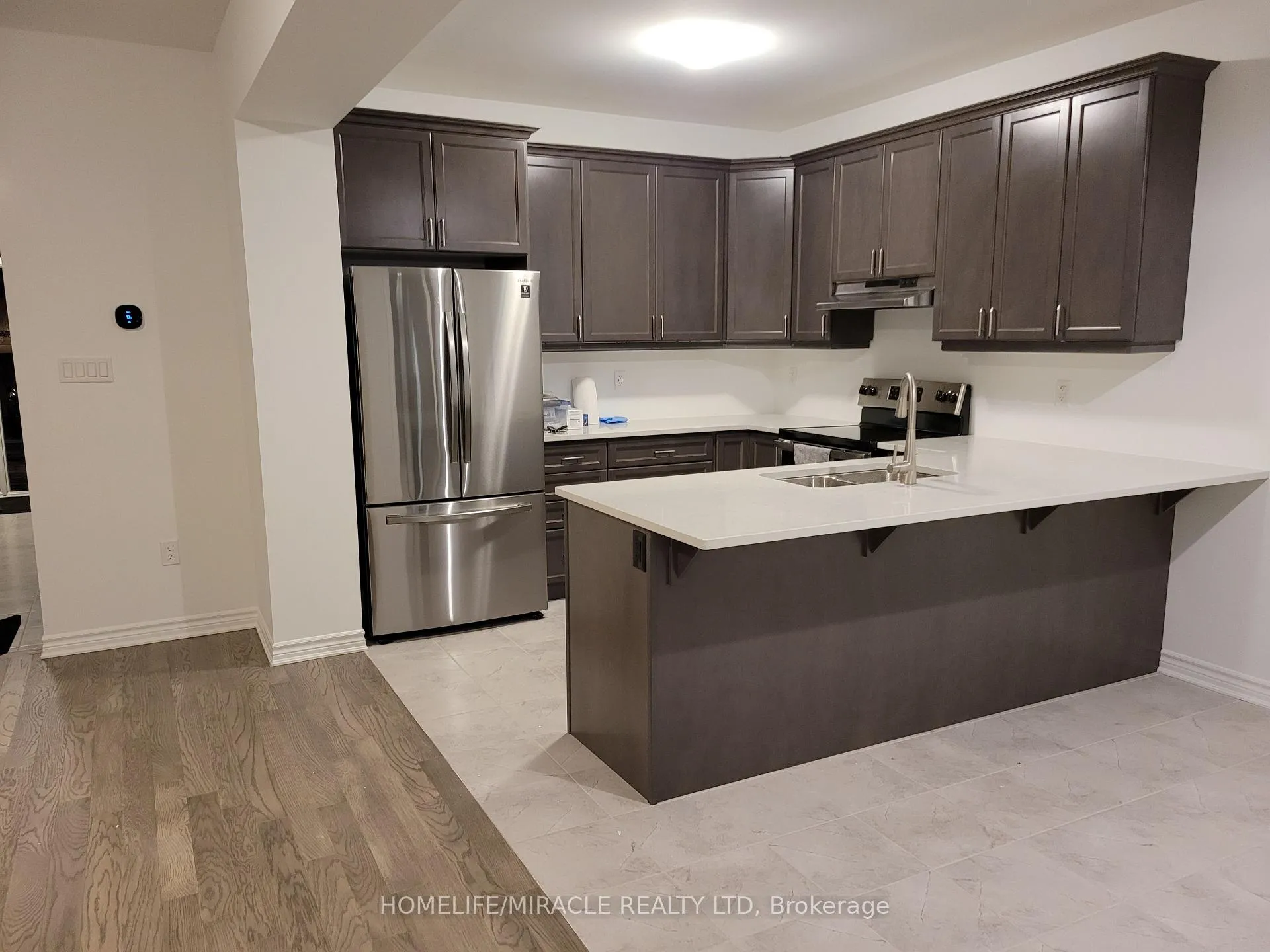 Photo 5 of 954 Chestnut Heights, Milton, Cobban — HOMEH