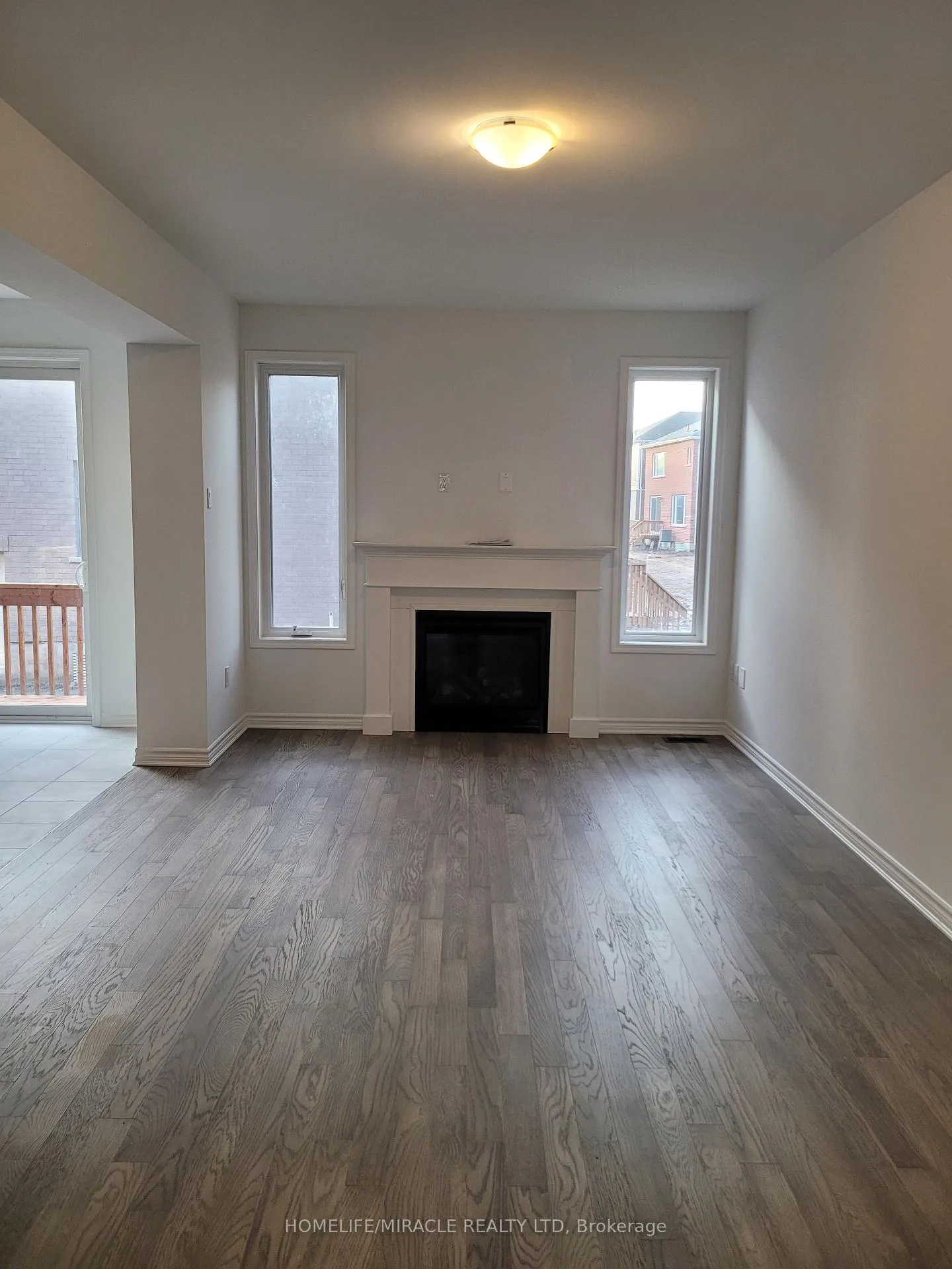Photo 7 of 954 Chestnut Heights, Milton, Cobban — HOMEH
