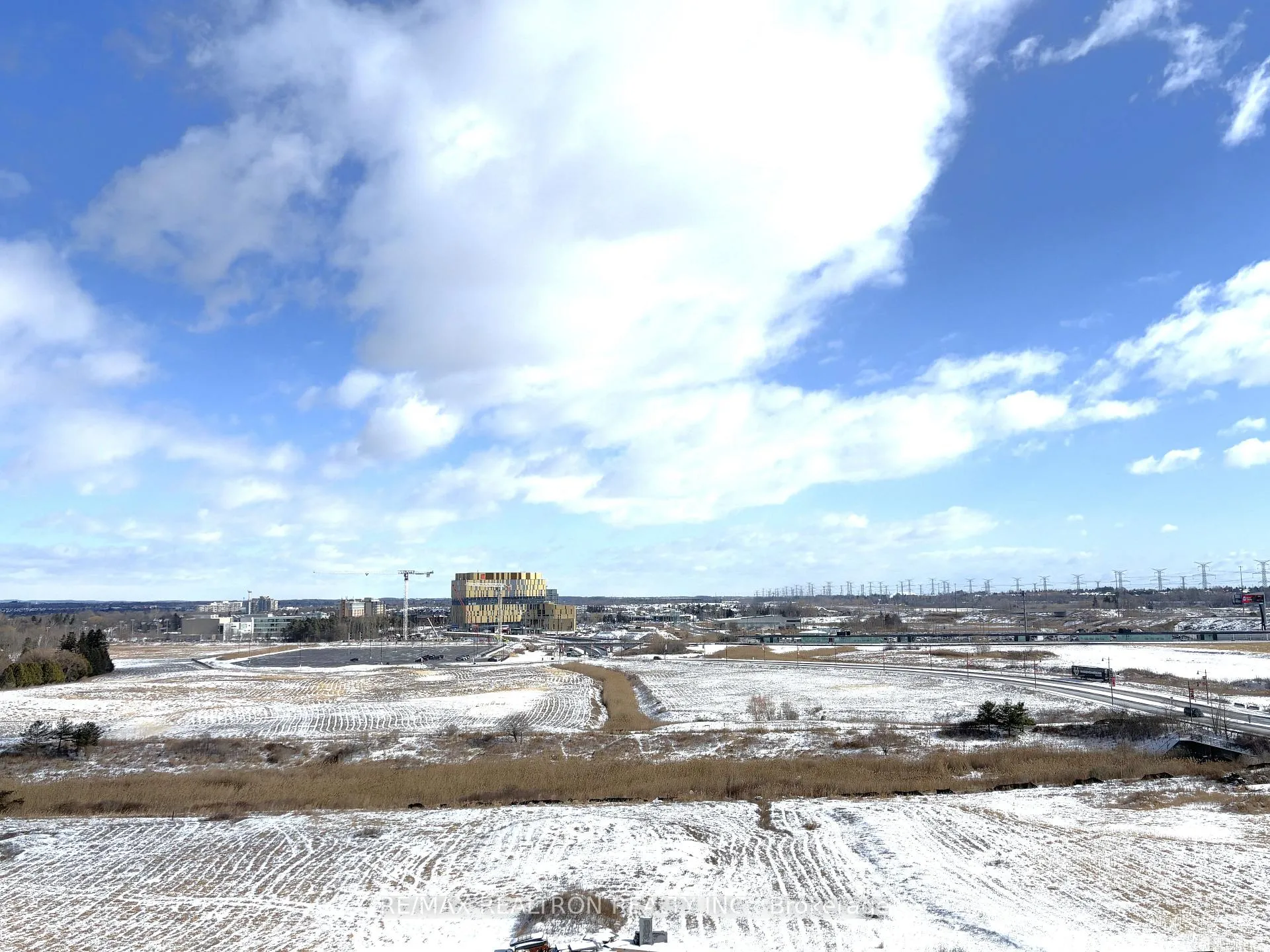 Photo 2 of Unit 802, 38 Andre de Grasse Street, Markham, Unionville — HOMEH