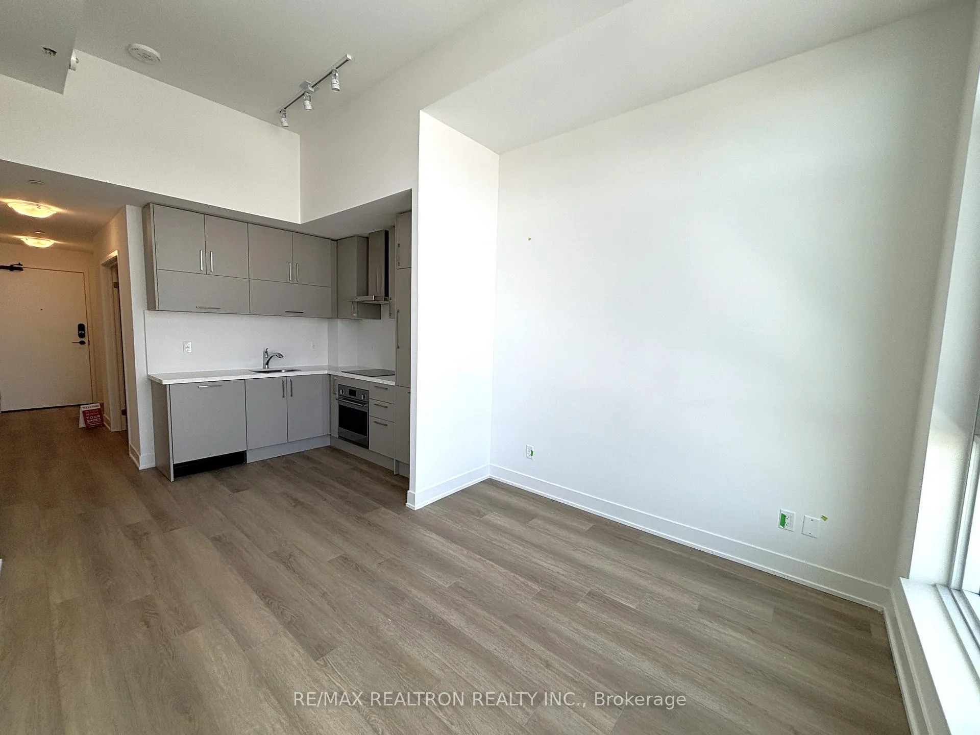 Photo 15 of Unit 802, 38 Andre de Grasse Street, Markham, Unionville — HOMEH