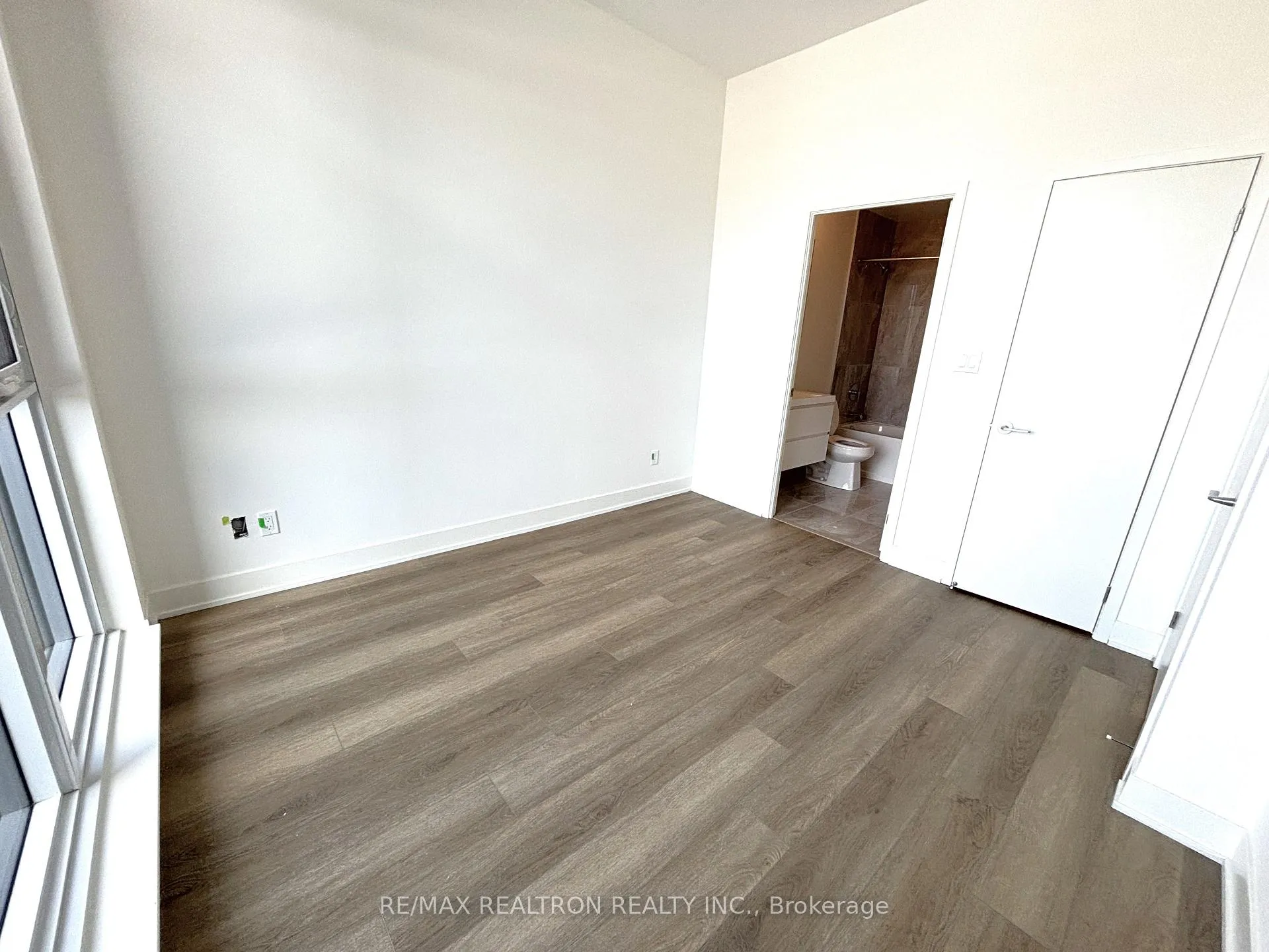 Photo 18 of Unit 802, 38 Andre de Grasse Street, Markham, Unionville — HOMEH