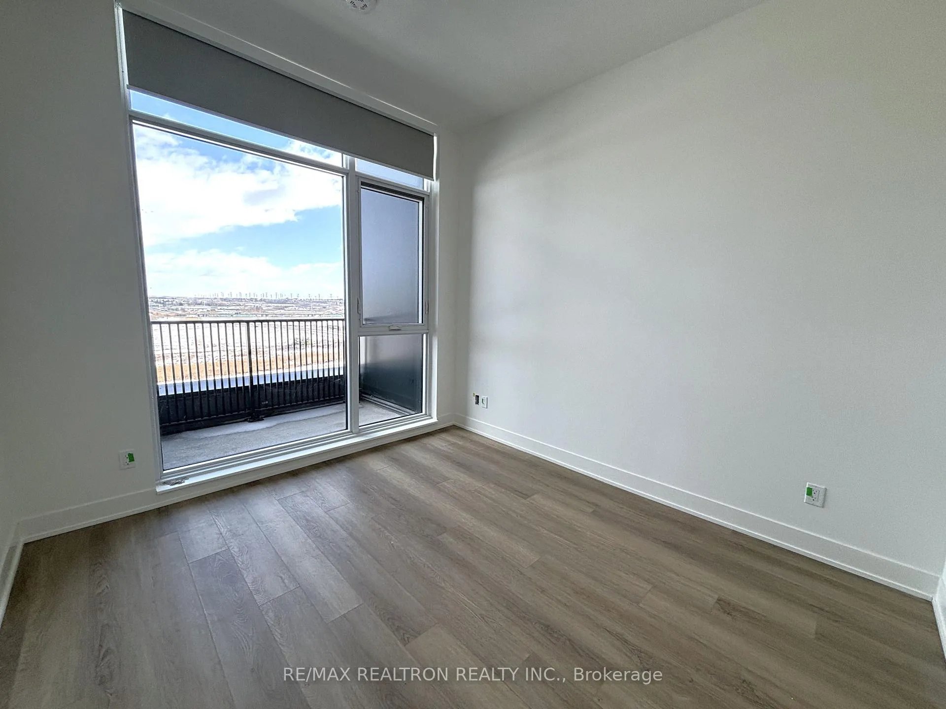 Photo 19 of Unit 802, 38 Andre de Grasse Street, Markham, Unionville — HOMEH