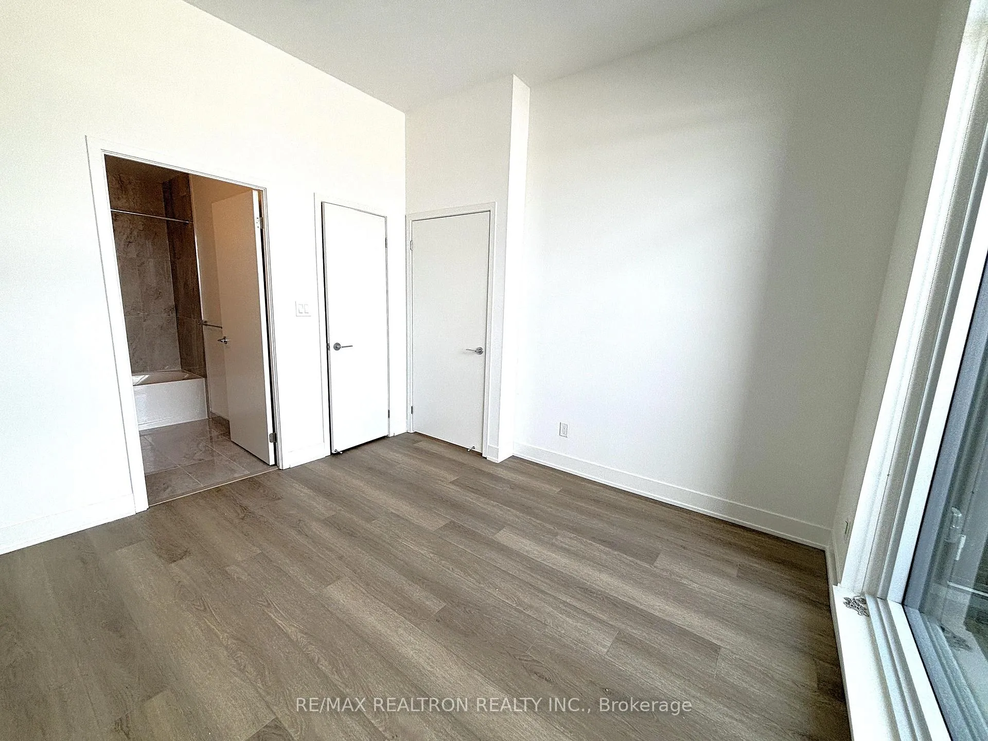 Photo 20 of Unit 802, 38 Andre de Grasse Street, Markham, Unionville — HOMEH