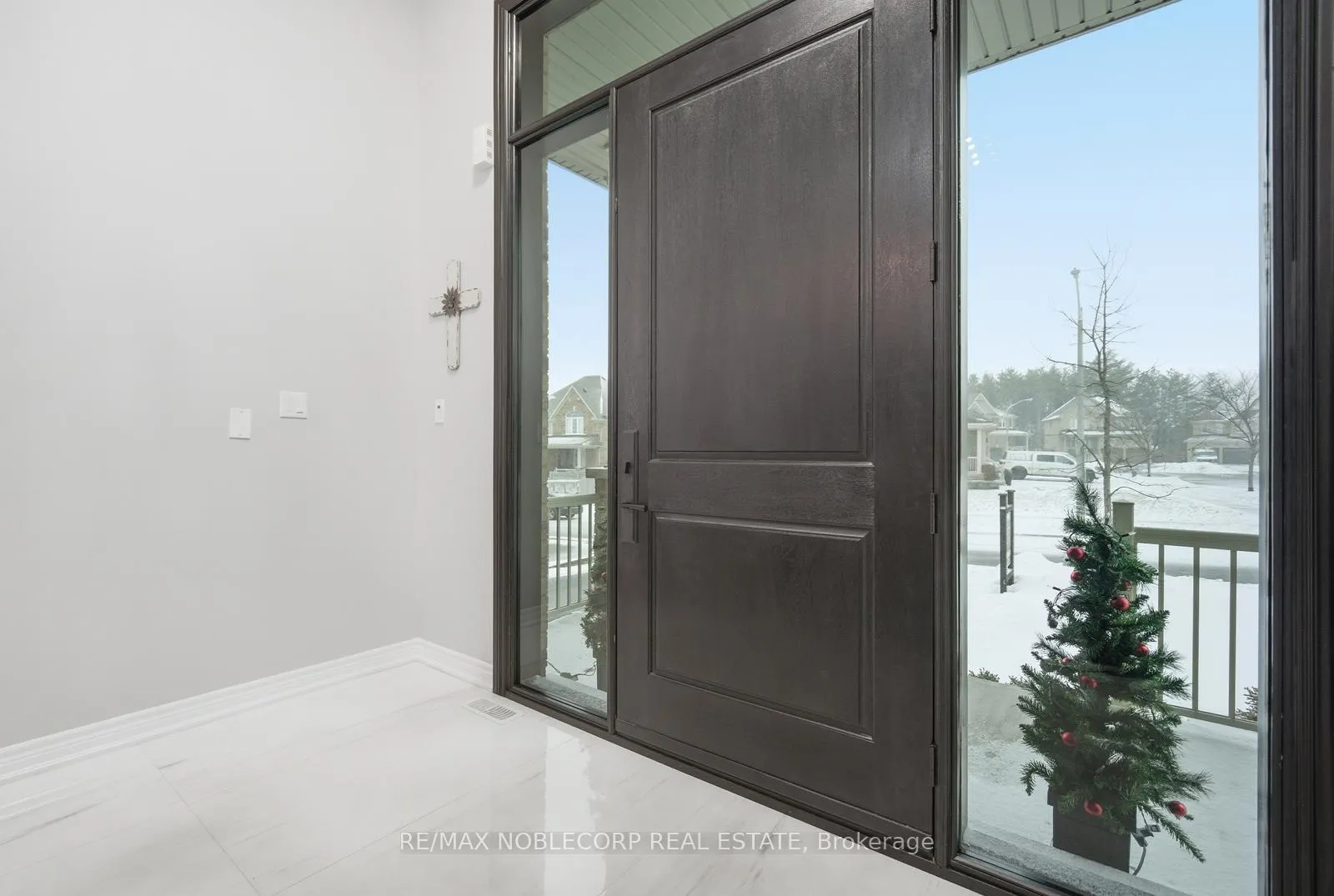 Photo 5 of 40 Pierce Place, New Tecumseth, Tottenham — HOMEH