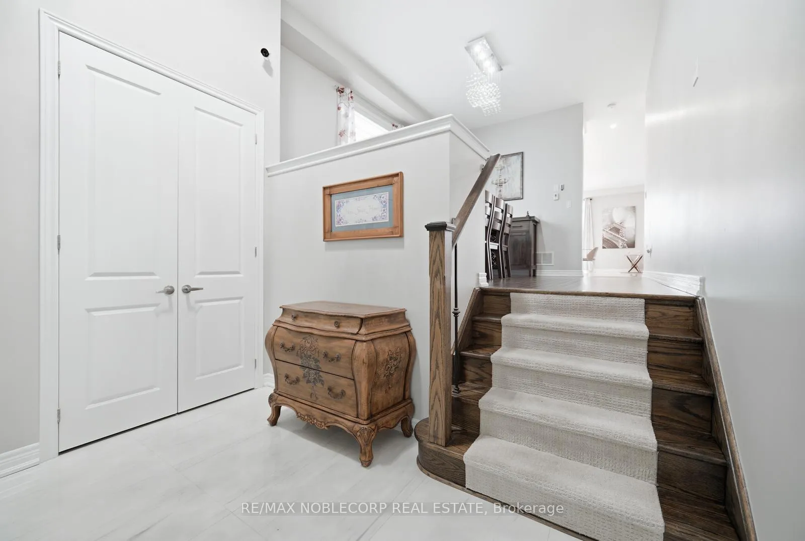 Photo 6 of 40 Pierce Place, New Tecumseth, Tottenham — HOMEH