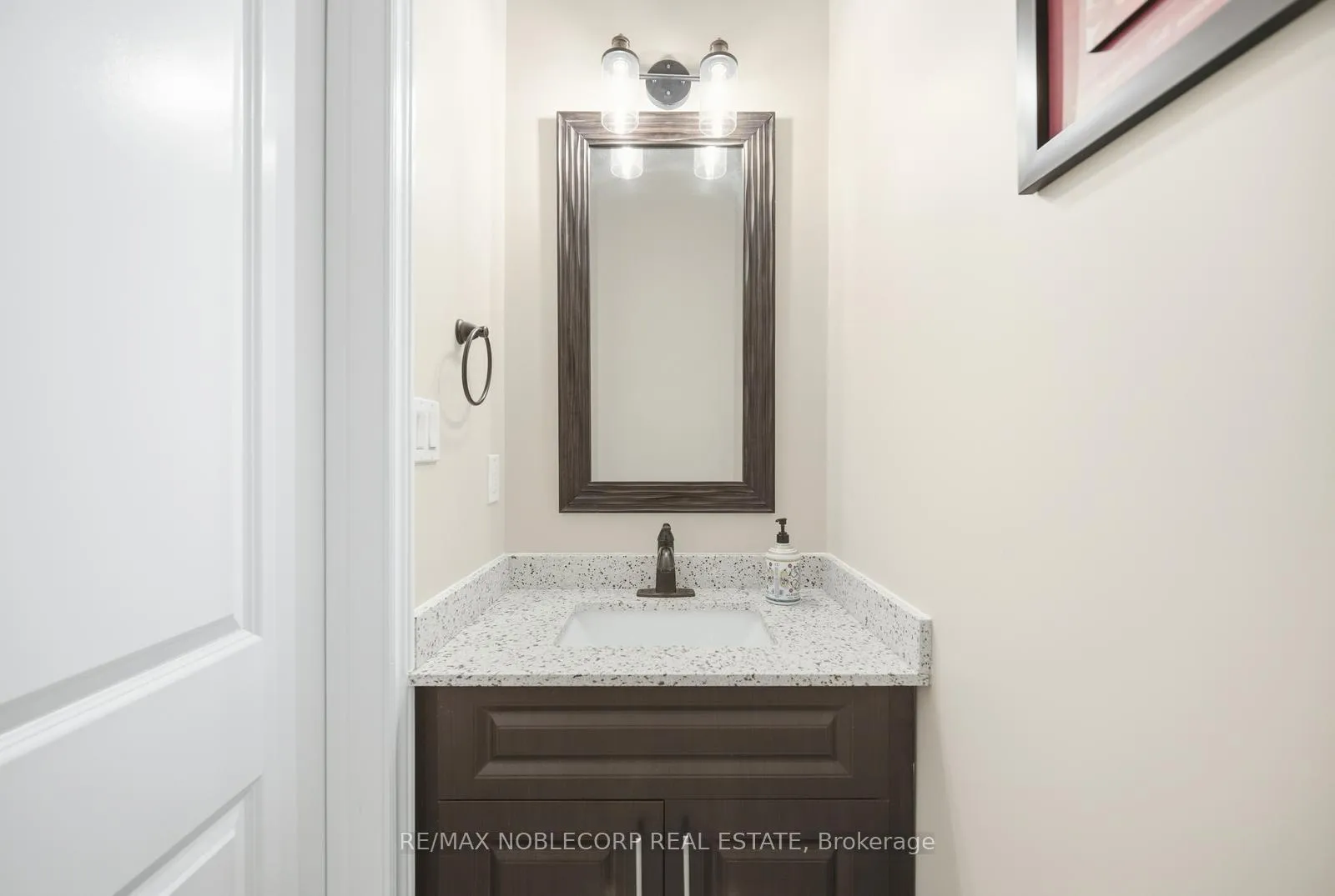Photo 21 of 40 Pierce Place, New Tecumseth, Tottenham — HOMEH