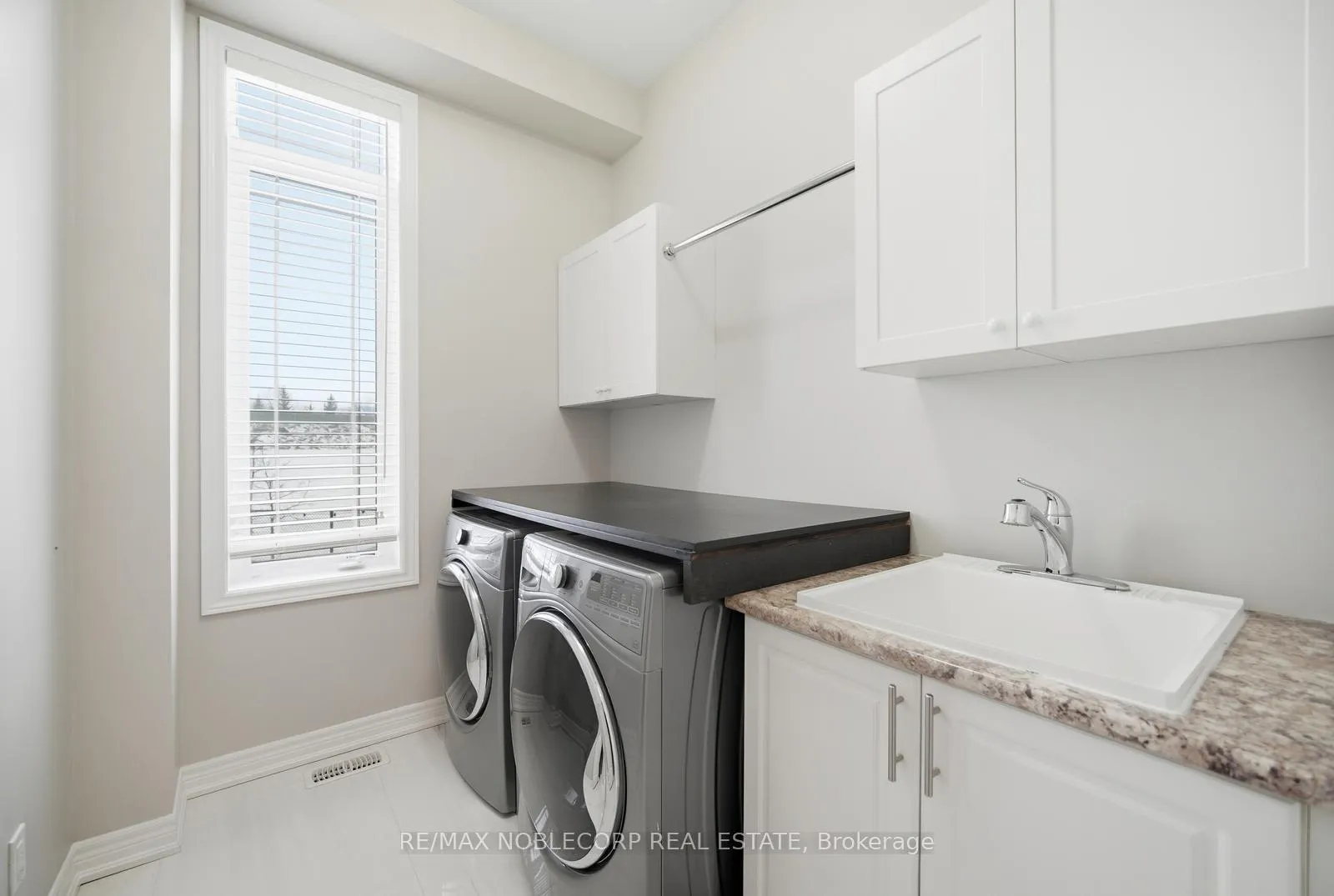 Photo 22 of 40 Pierce Place, New Tecumseth, Tottenham — HOMEH