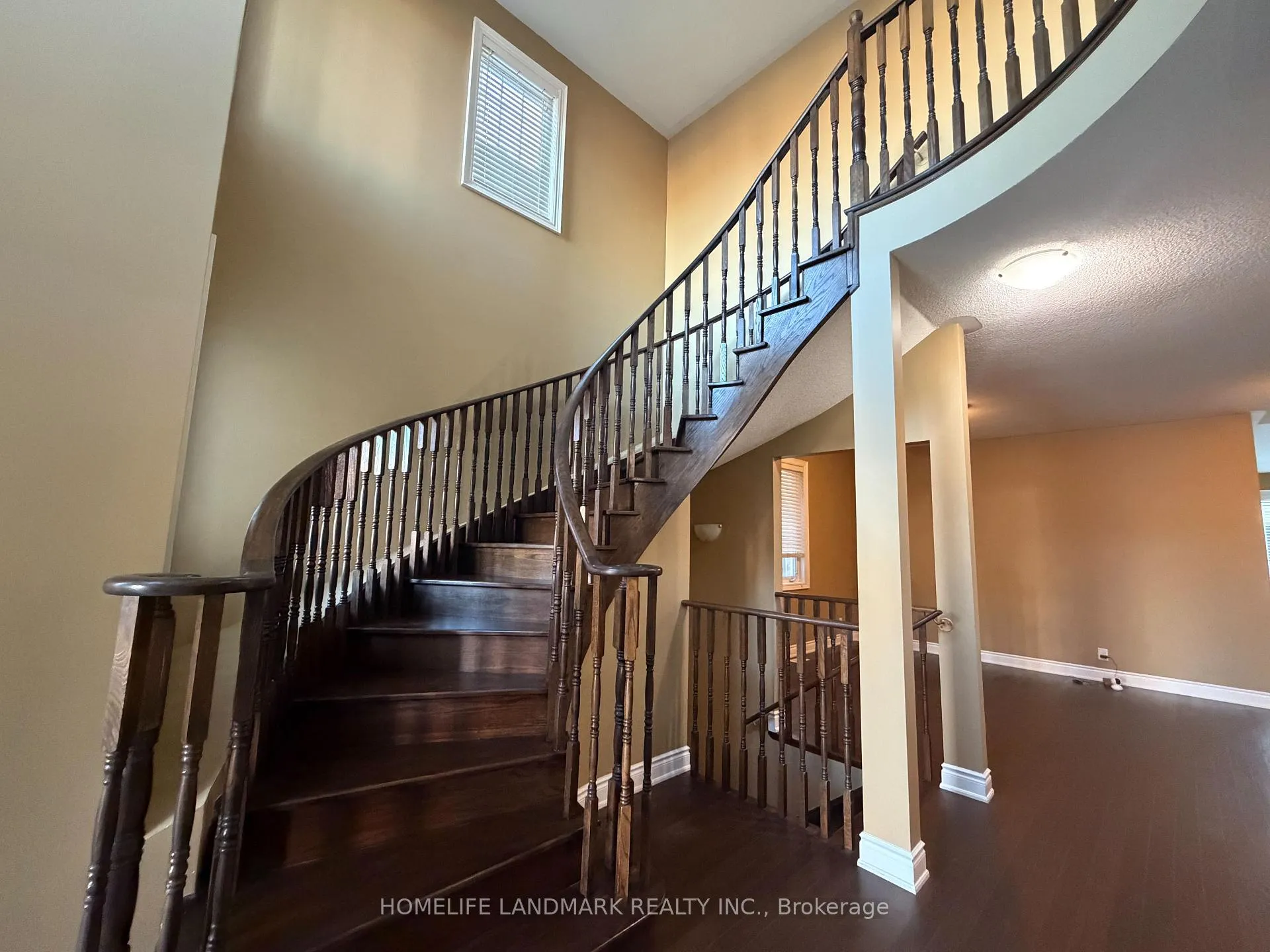 Photo 6 of 87 bear run Road, Brampton, Credit Valley — HOMEH