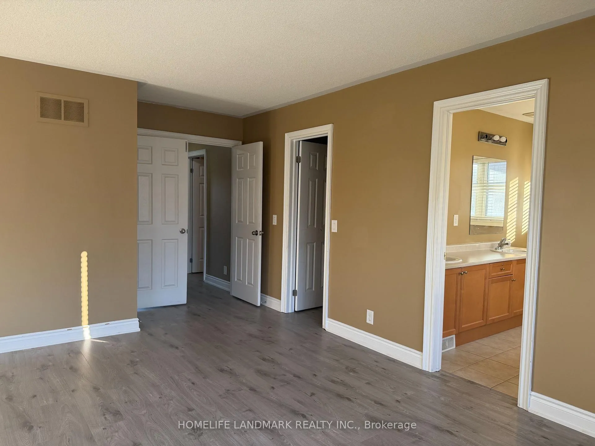 Photo 12 of 87 bear run Road, Brampton, Credit Valley — HOMEH