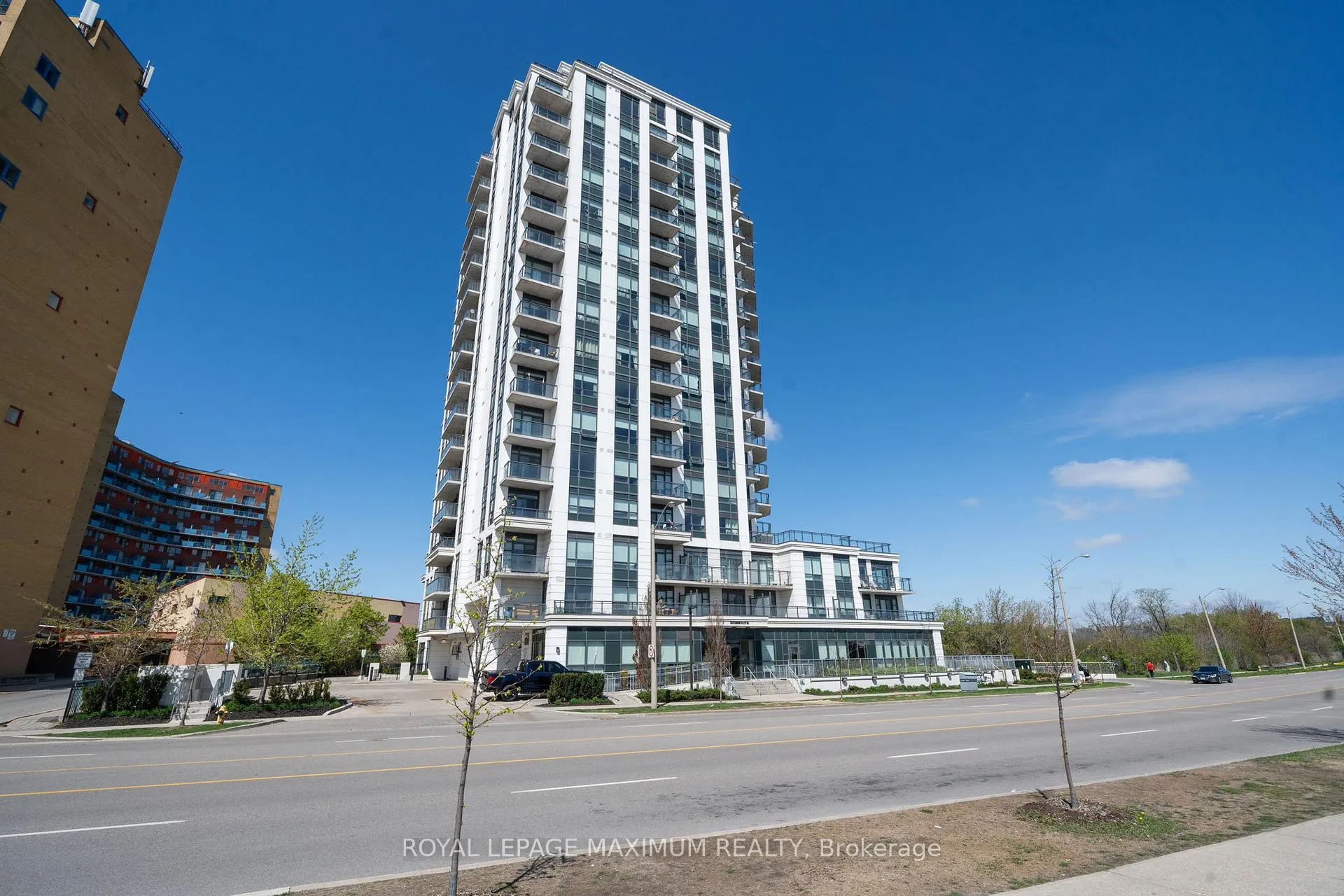 Photo 1 of Unit 1503, 840 Queens Plate Drive, Etobicoke, West Humber-Clairville — HOMEH